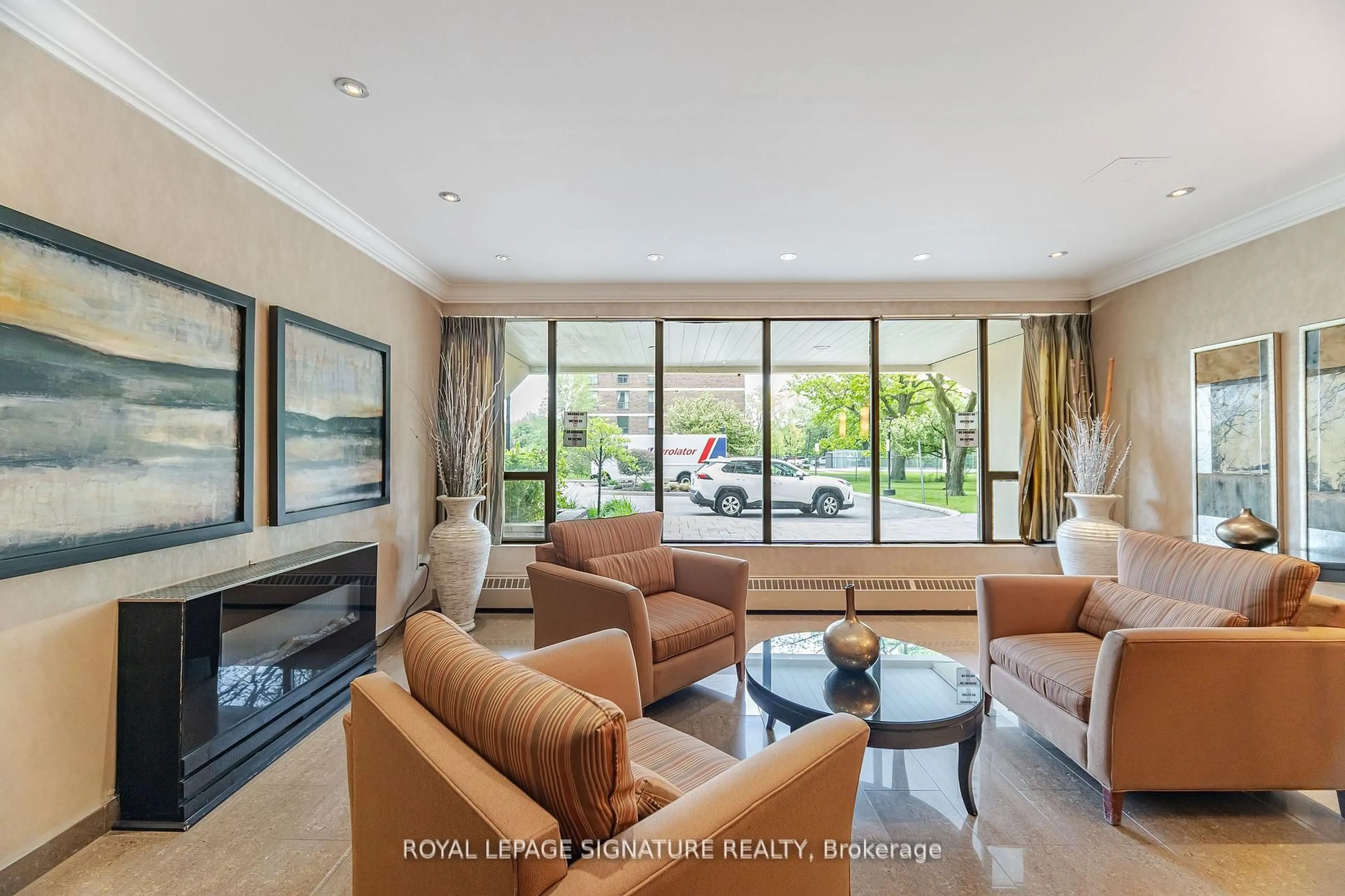 Unknown for 3170 Kirwin Ave #1003, Mississauga Ontario L5A 3R1