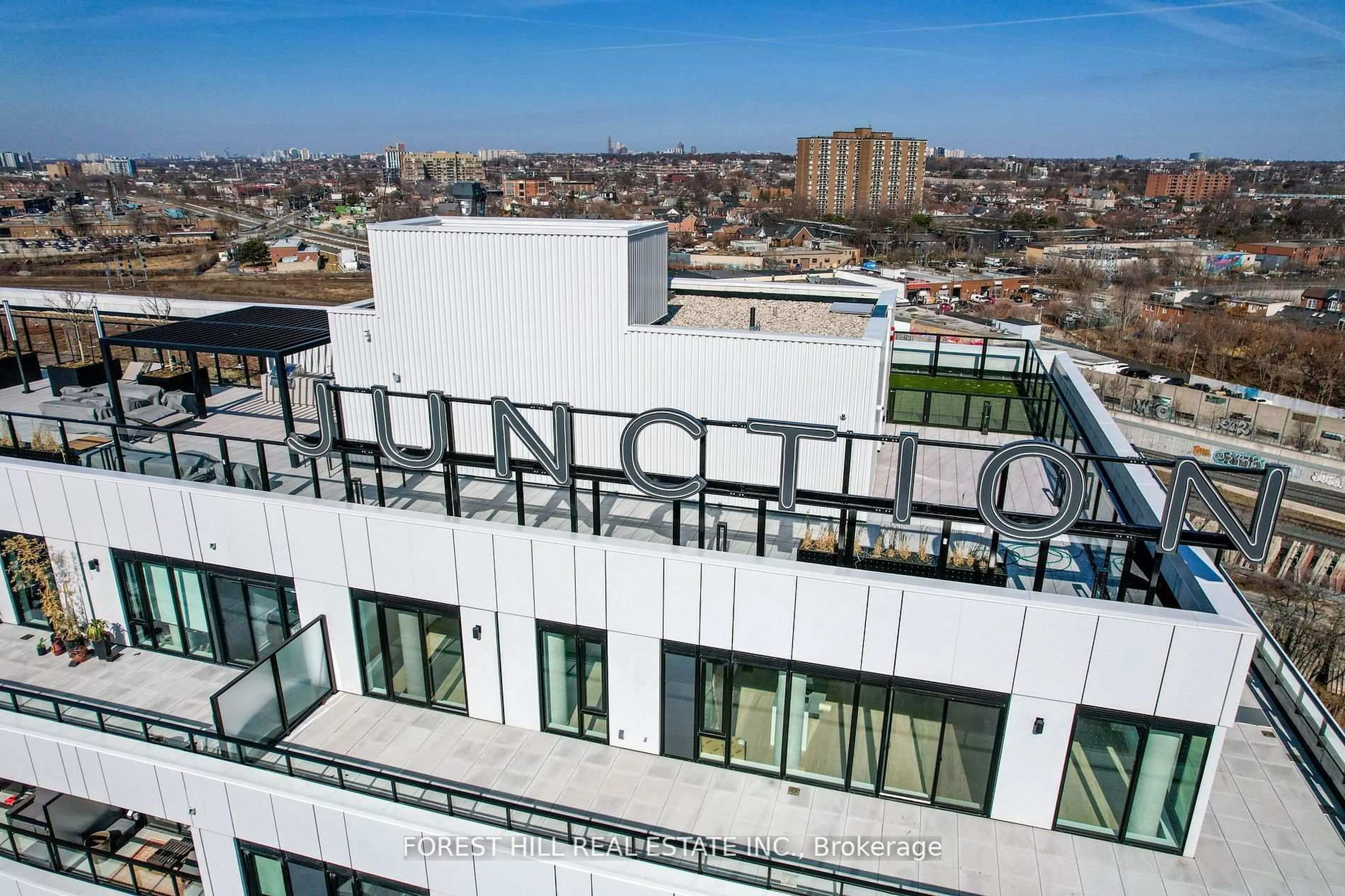 A pic from outside/outdoor area/front of a property/back of a property/a pic from drone, building for 2720 Dundas St #401, Toronto Ontario M6P 0C3