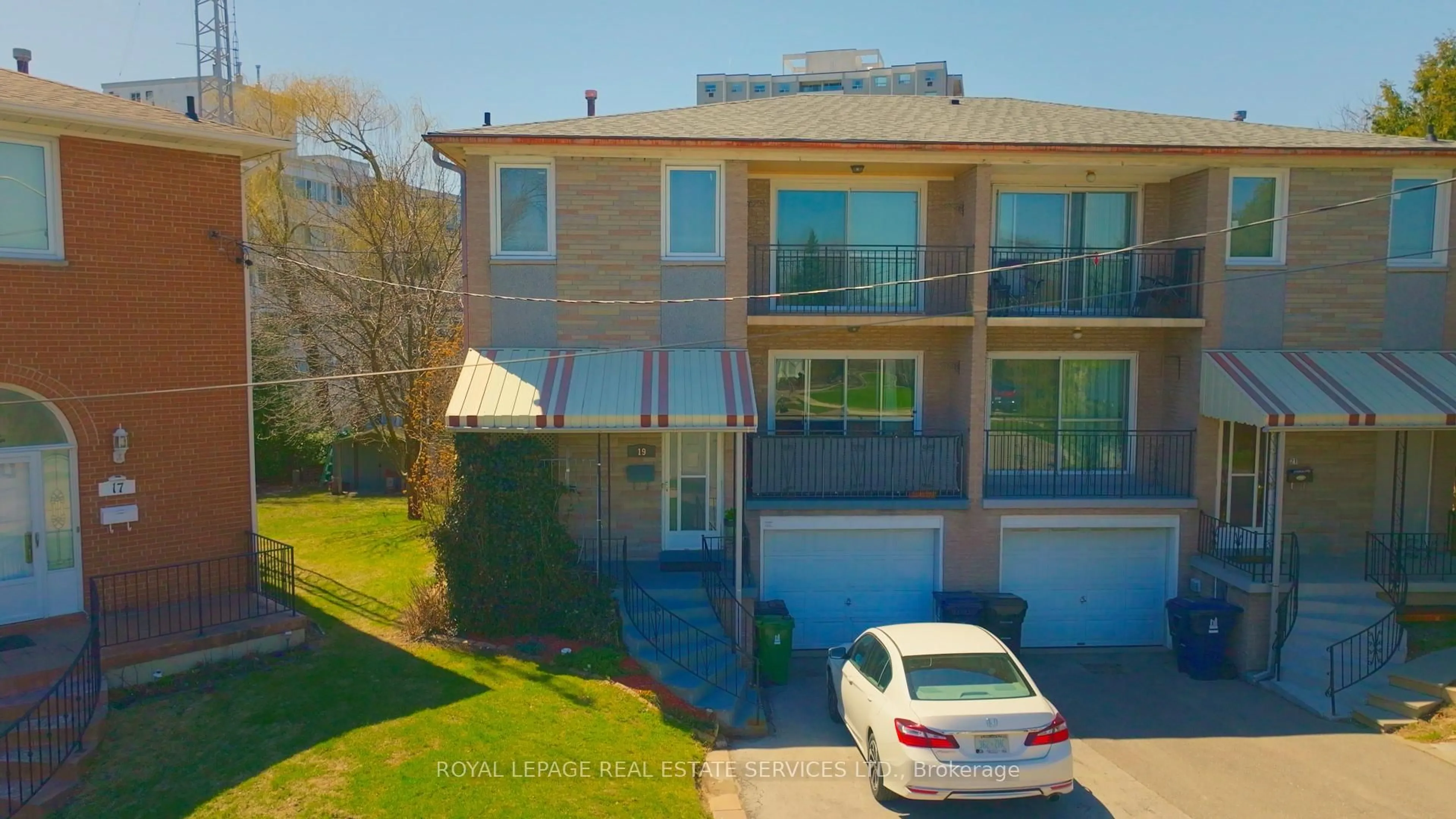 A pic from outside/outdoor area/front of a property/back of a property/a pic from drone, water/lake/river/ocean view for 19 Terryellen Cres, Toronto Ontario M9C 1H6