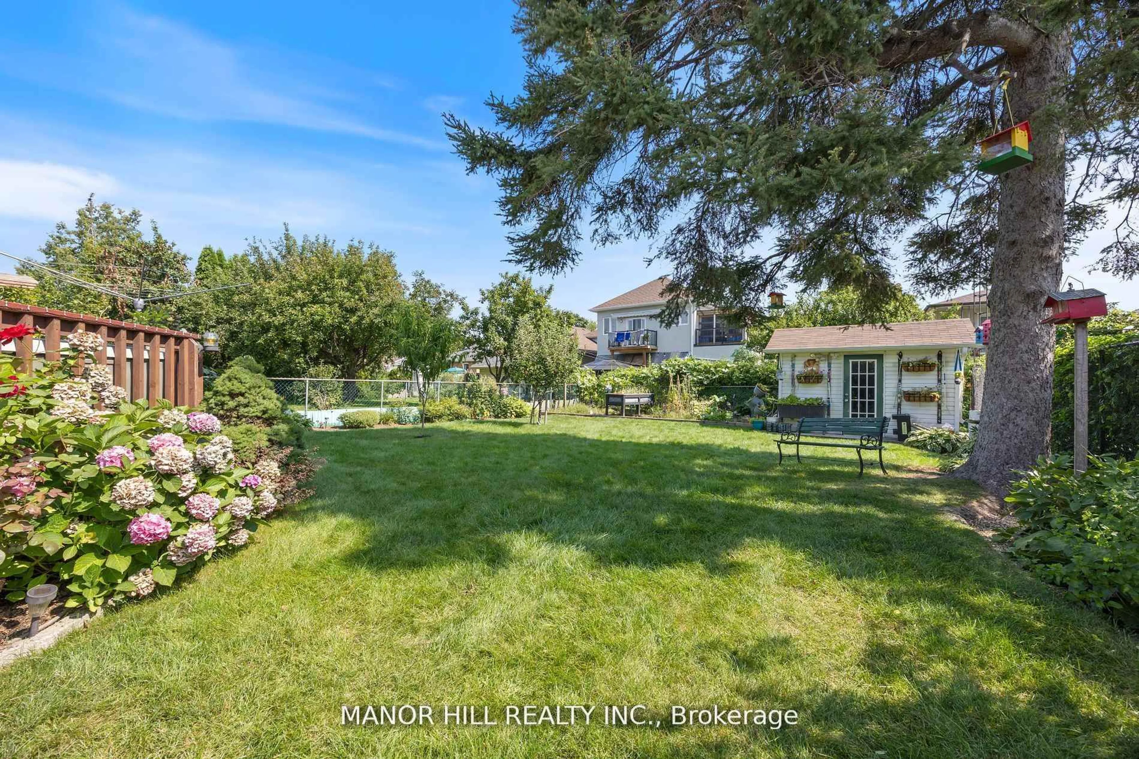 A pic from outside/outdoor area/front of a property/back of a property/a pic from drone, water/lake/river/ocean view for 31 Chartwell Rd, Toronto Ontario M8Z 4E9