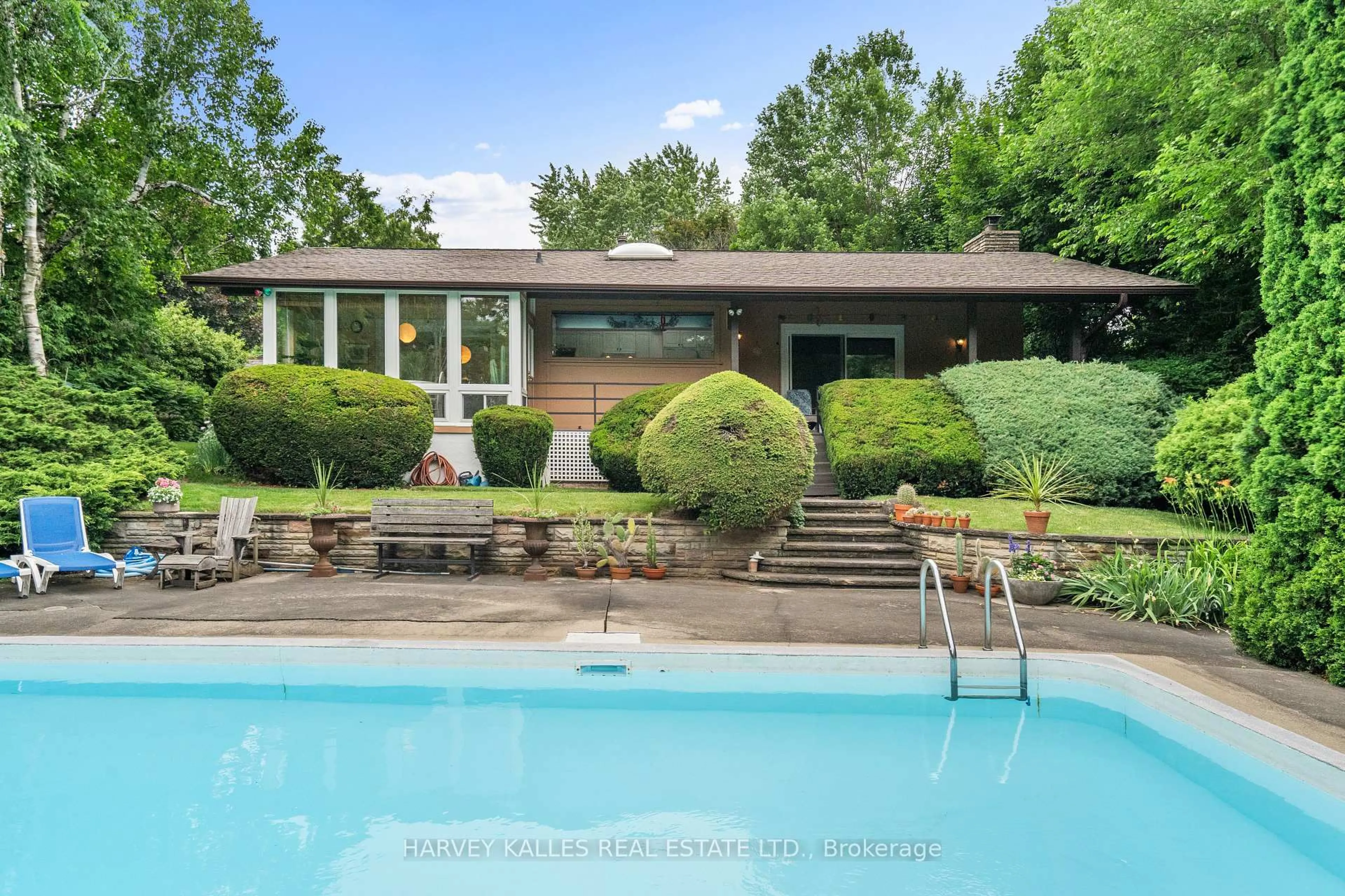 Pool for 5 Shady Lawn Crt, Mississauga Ontario L5N 1H2