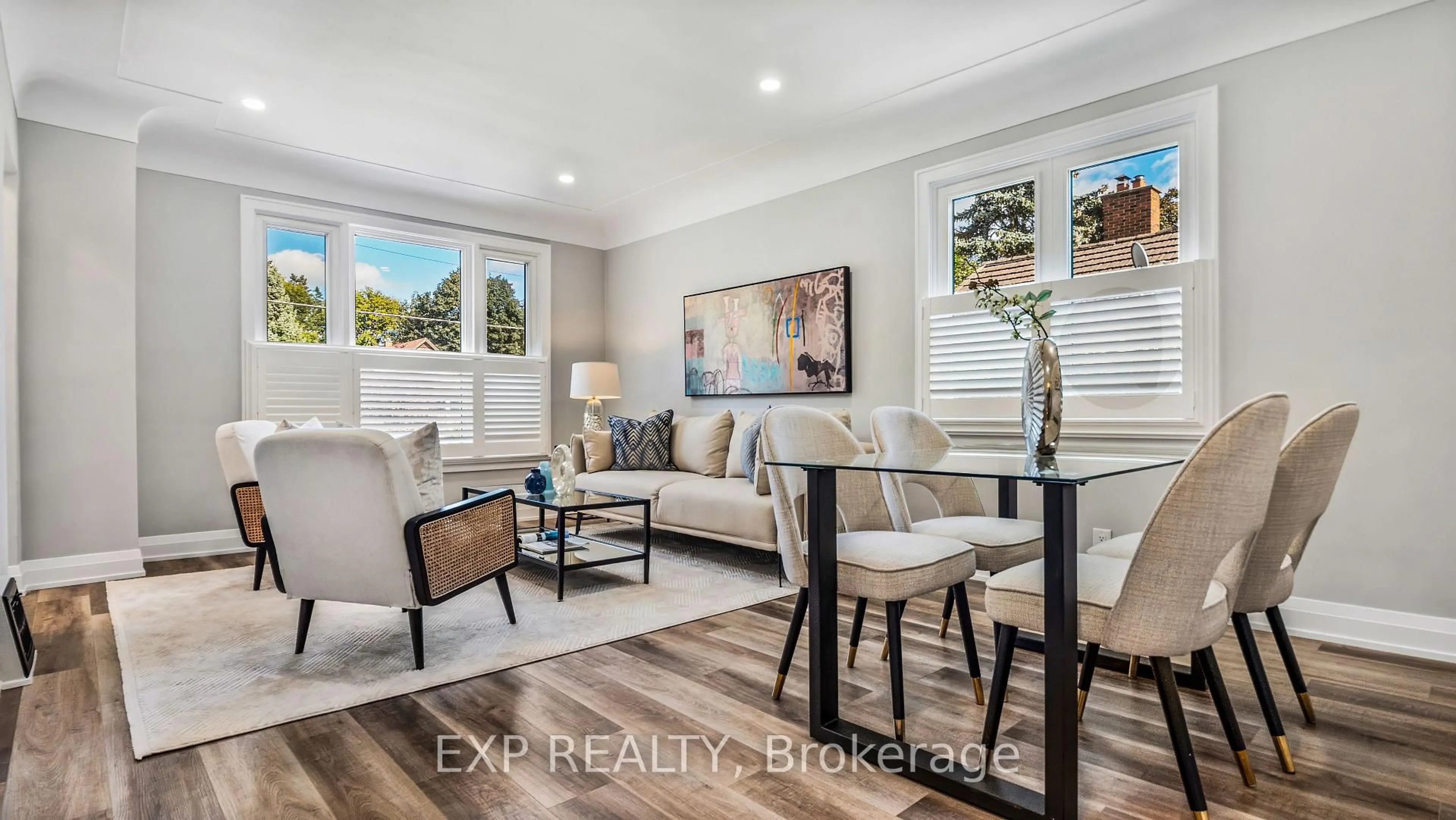 Living room with furniture, unknown for 1036 Cedarwood Pl, Burlington Ontario L7T 3J3