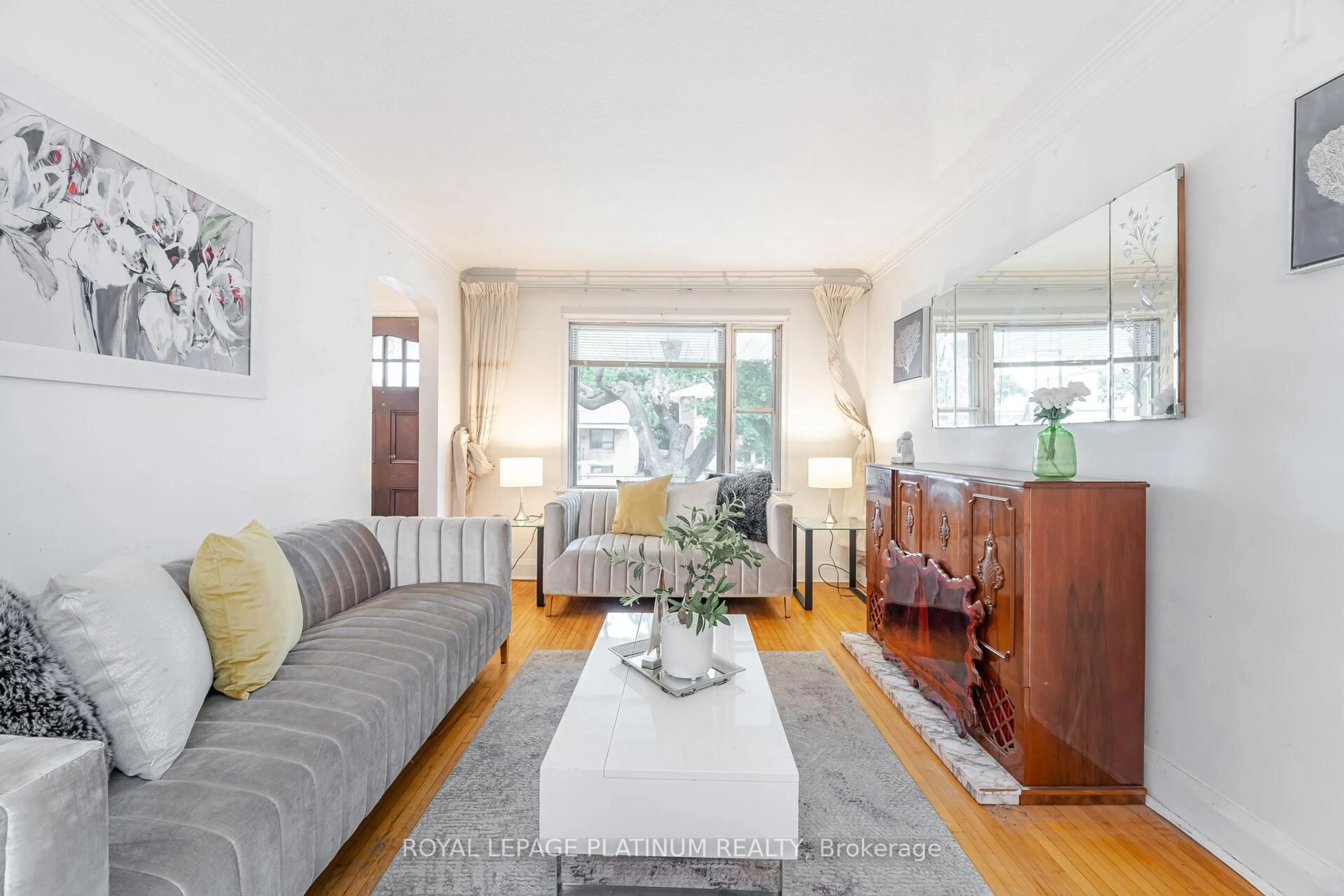 Living room with furniture, unknown for 79 Manitoba St, Toronto Ontario M8Y 1E1