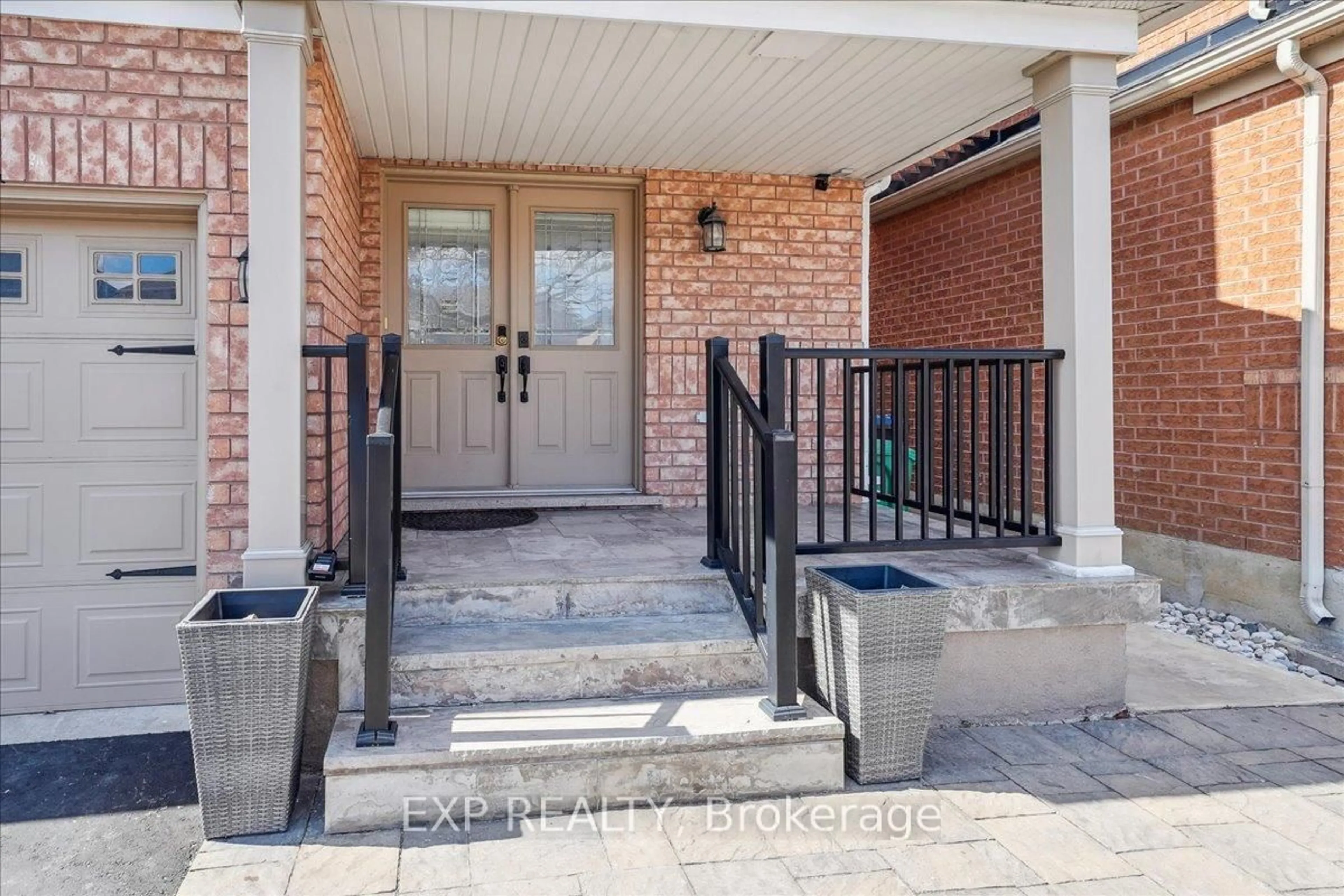 Indoor entryway for 18 Raccoon St, Brampton Ontario L6S 6L8