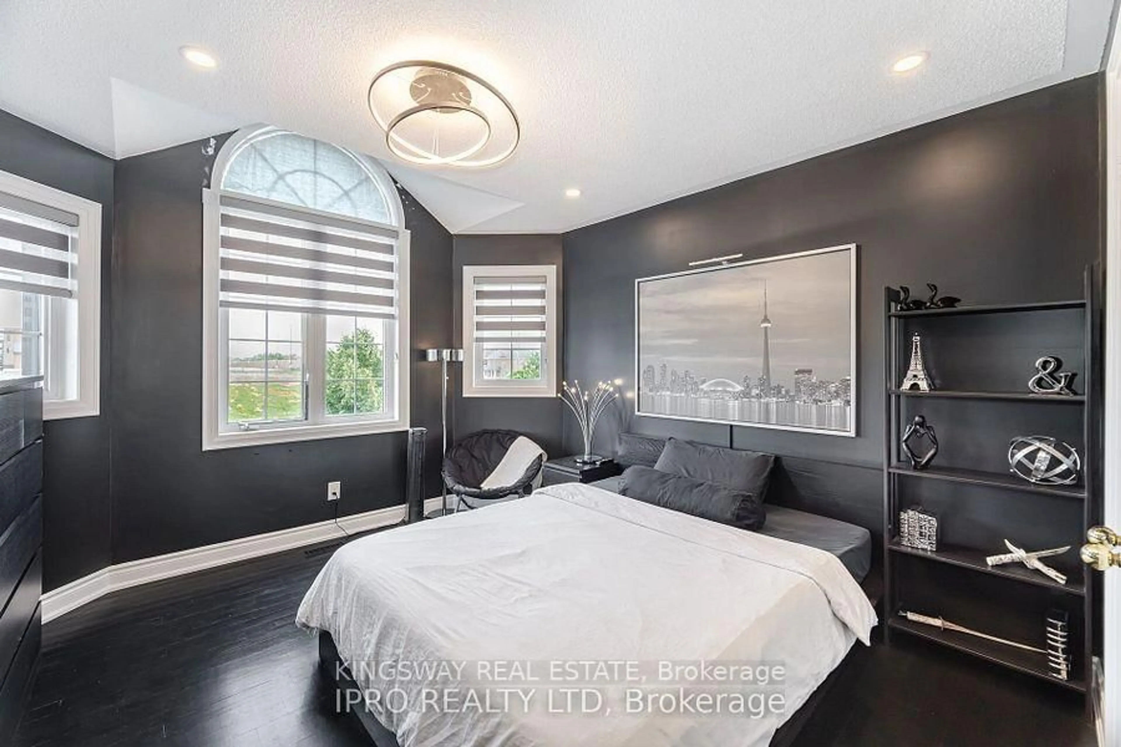 Bedroom with bed, unknown for 923 Bristol Rd, Mississauga Ontario L5V 2N9