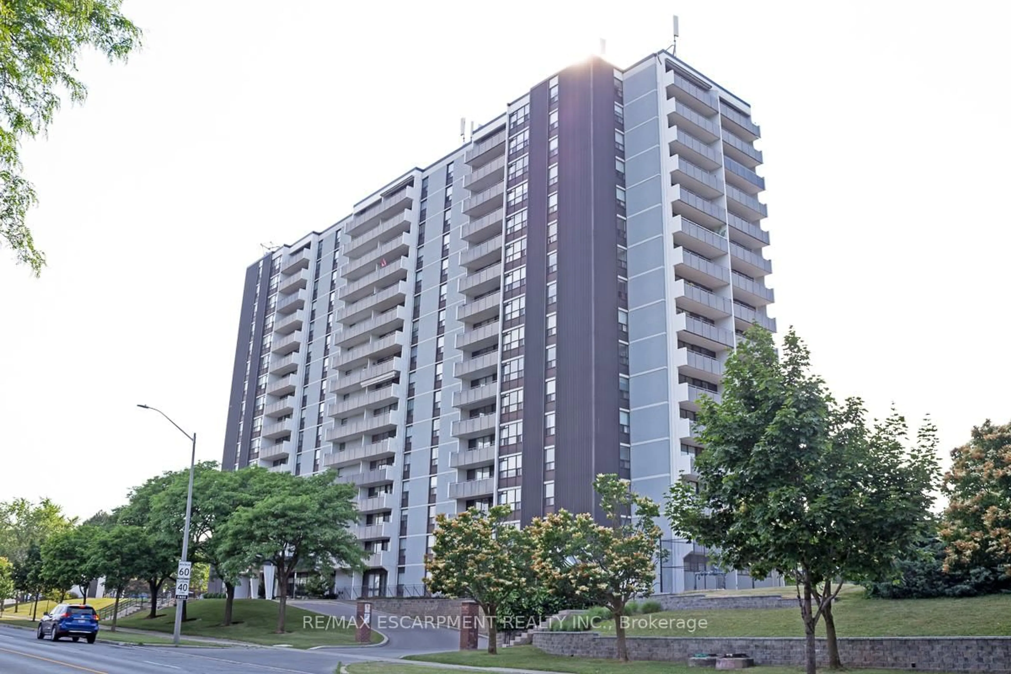 Unknown for 2055 Upper Middle Rd #306, Burlington Ontario L7P 3P4