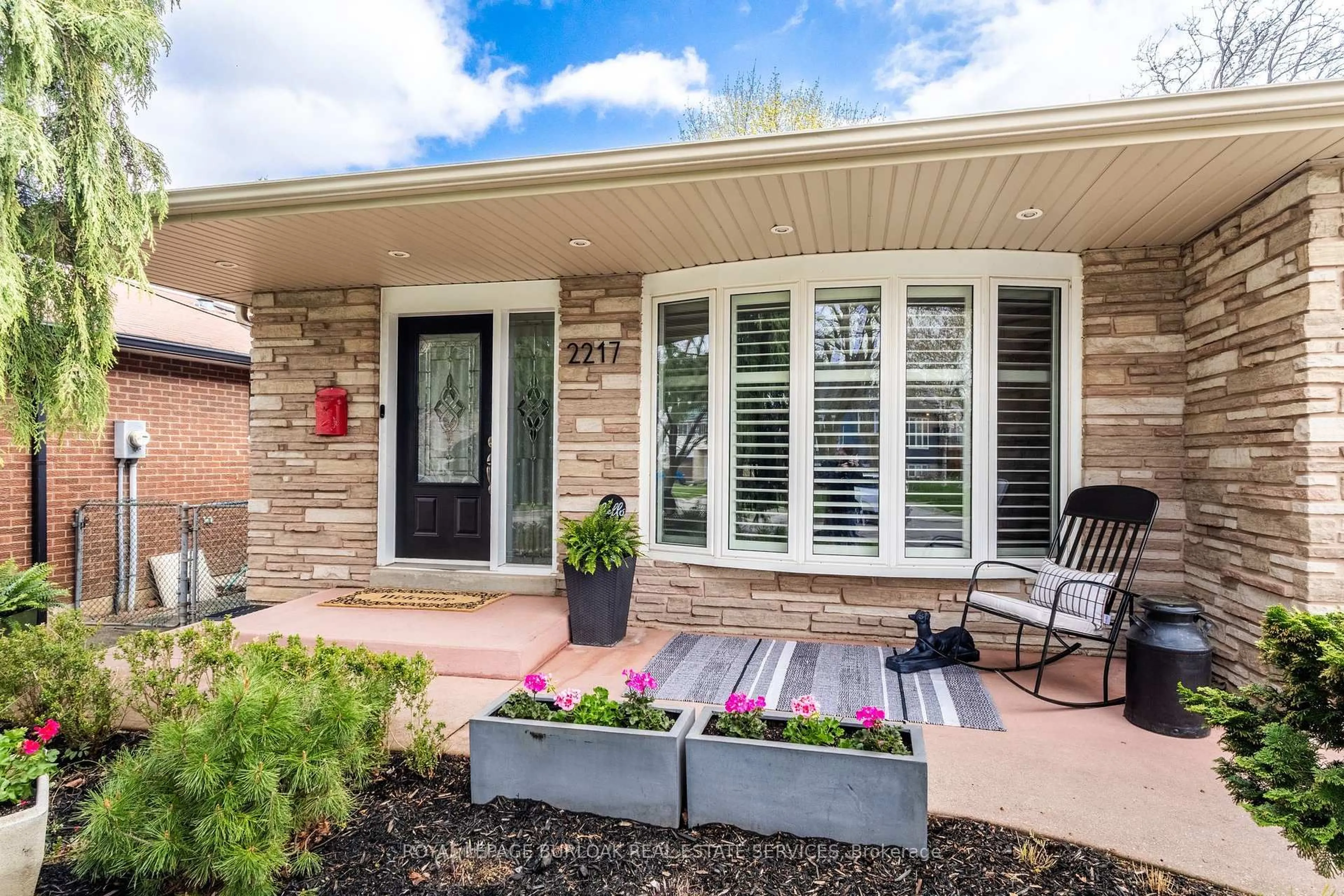 Home with brick exterior material, street for 2217 Lancaster Cres, Burlington Ontario L7P 3G4