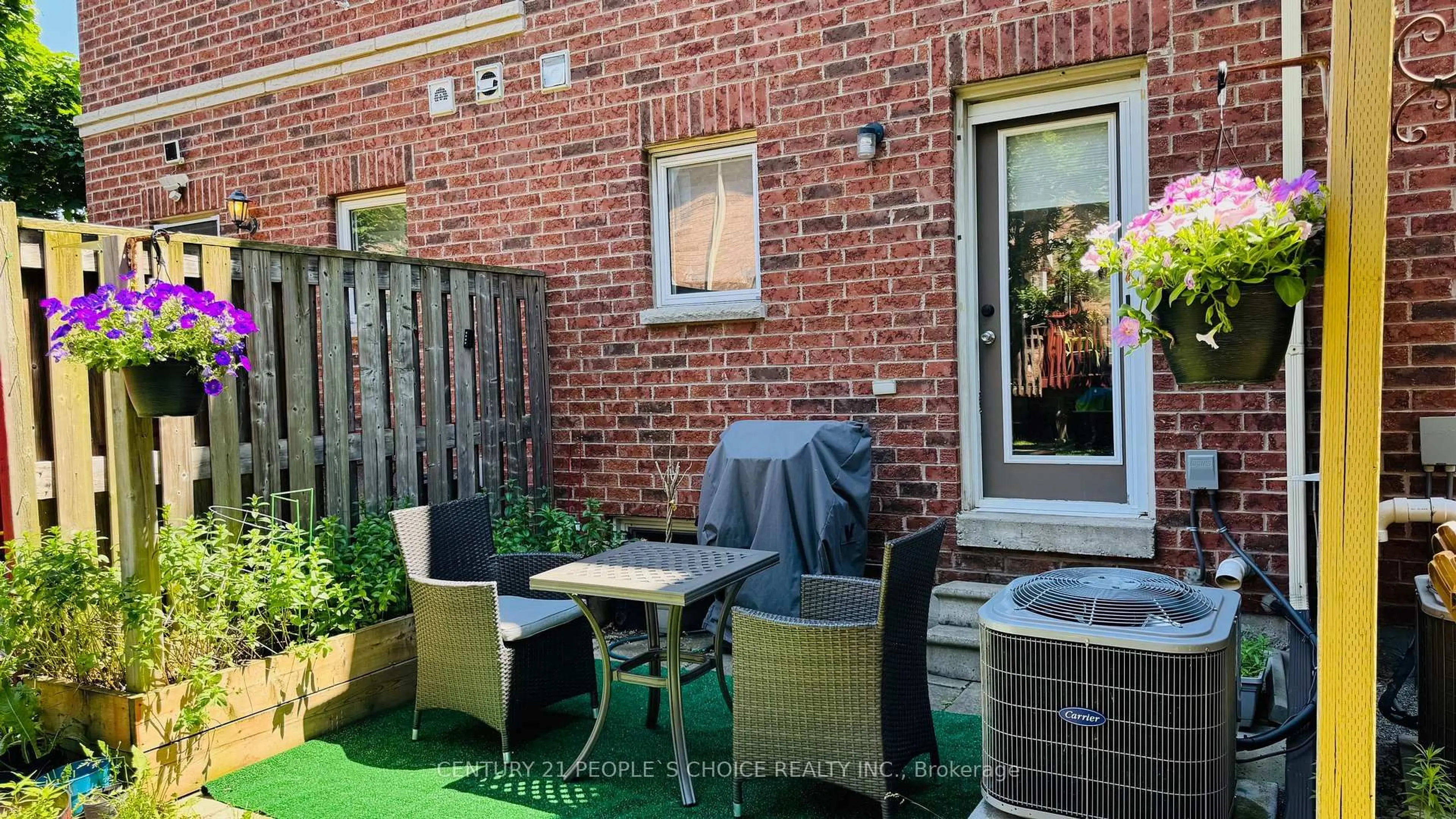 Patio, street for 435 Hensall Circ #29, Mississauga Ontario L5A 4P1