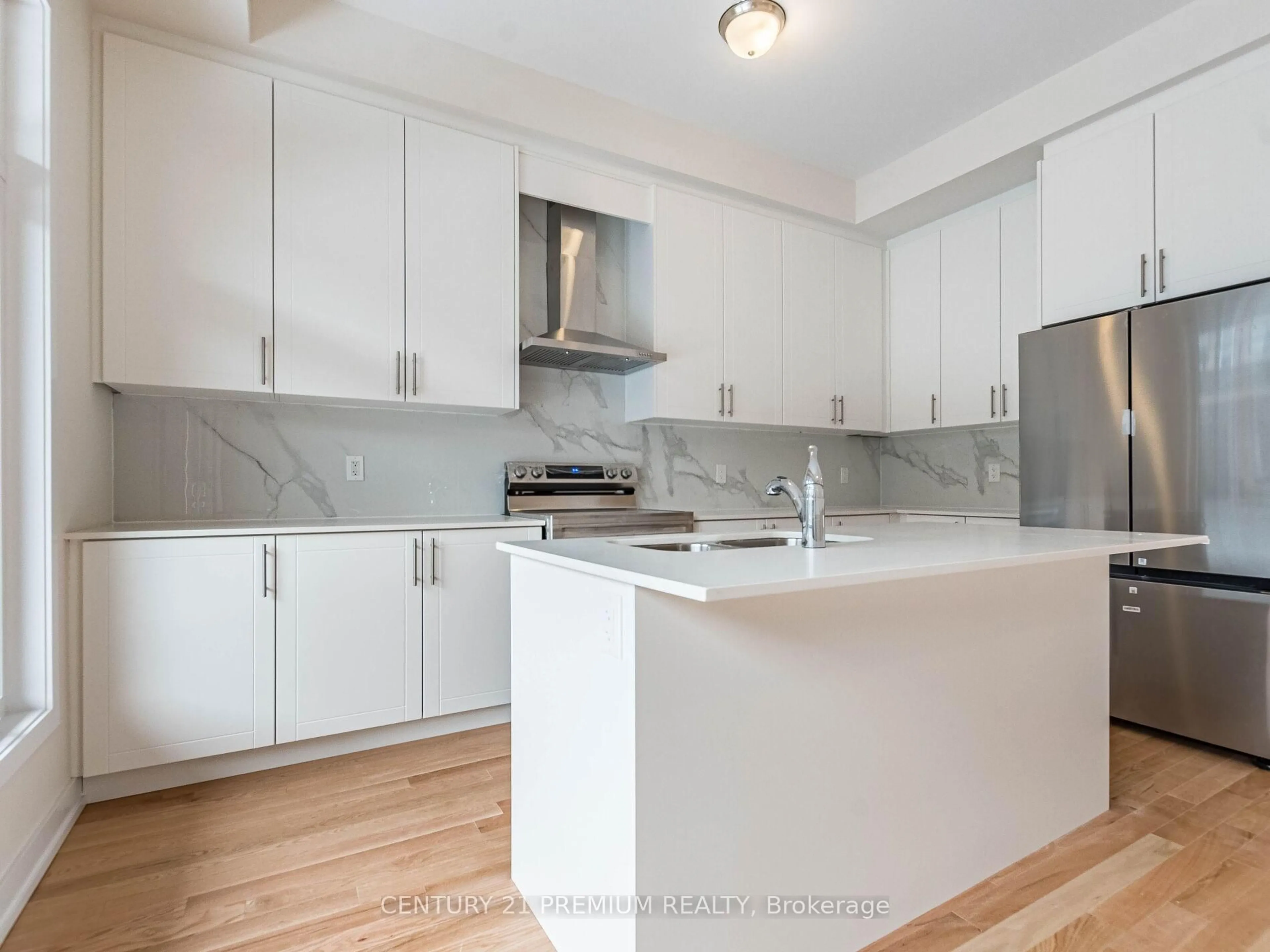 Open concept kitchen, unknown for 3110 Meadowridge Dr, Oakville Ontario L6H 7G1