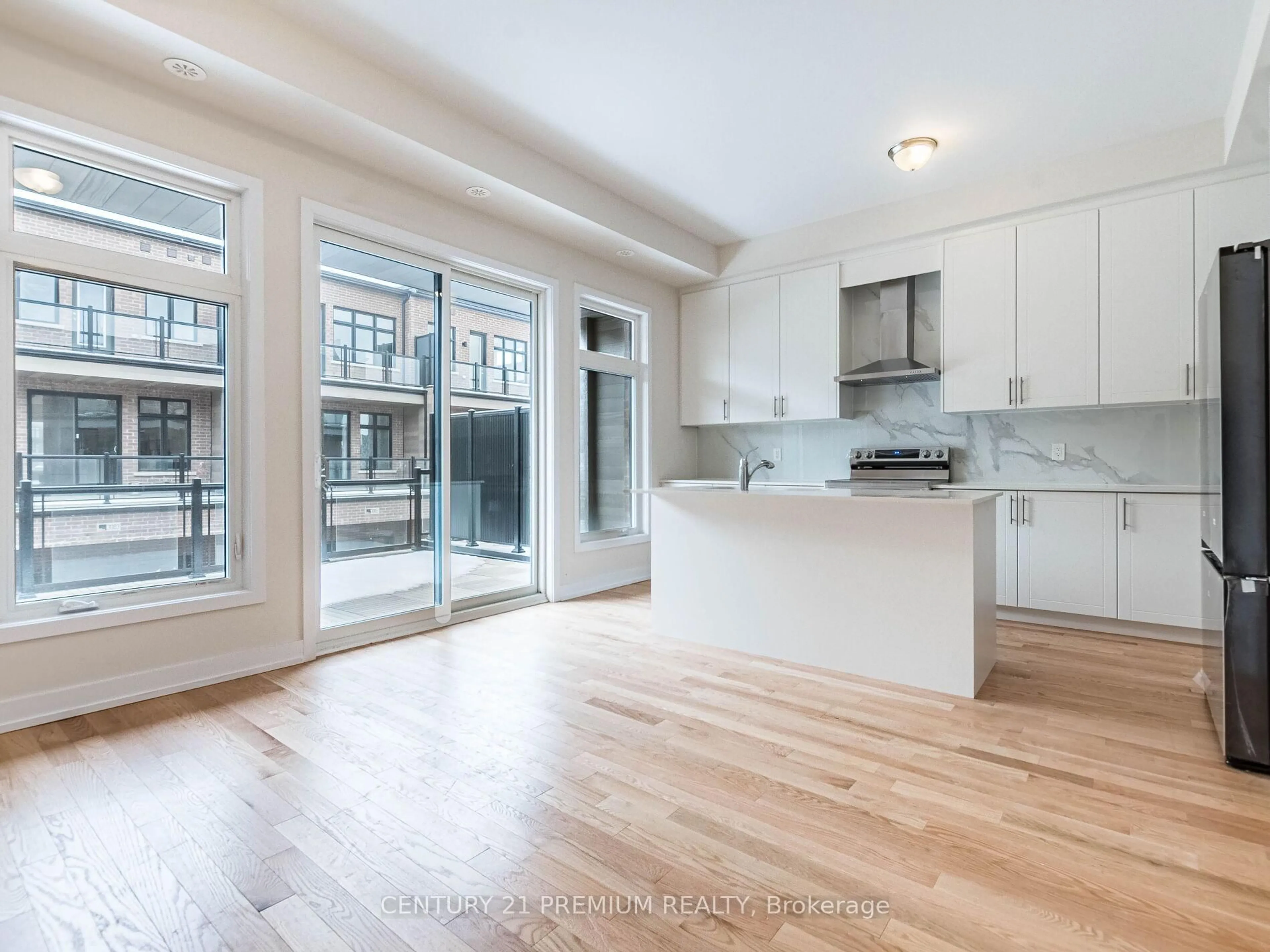 Open concept kitchen, unknown for 3110 Meadowridge Dr, Oakville Ontario L6H 7G1