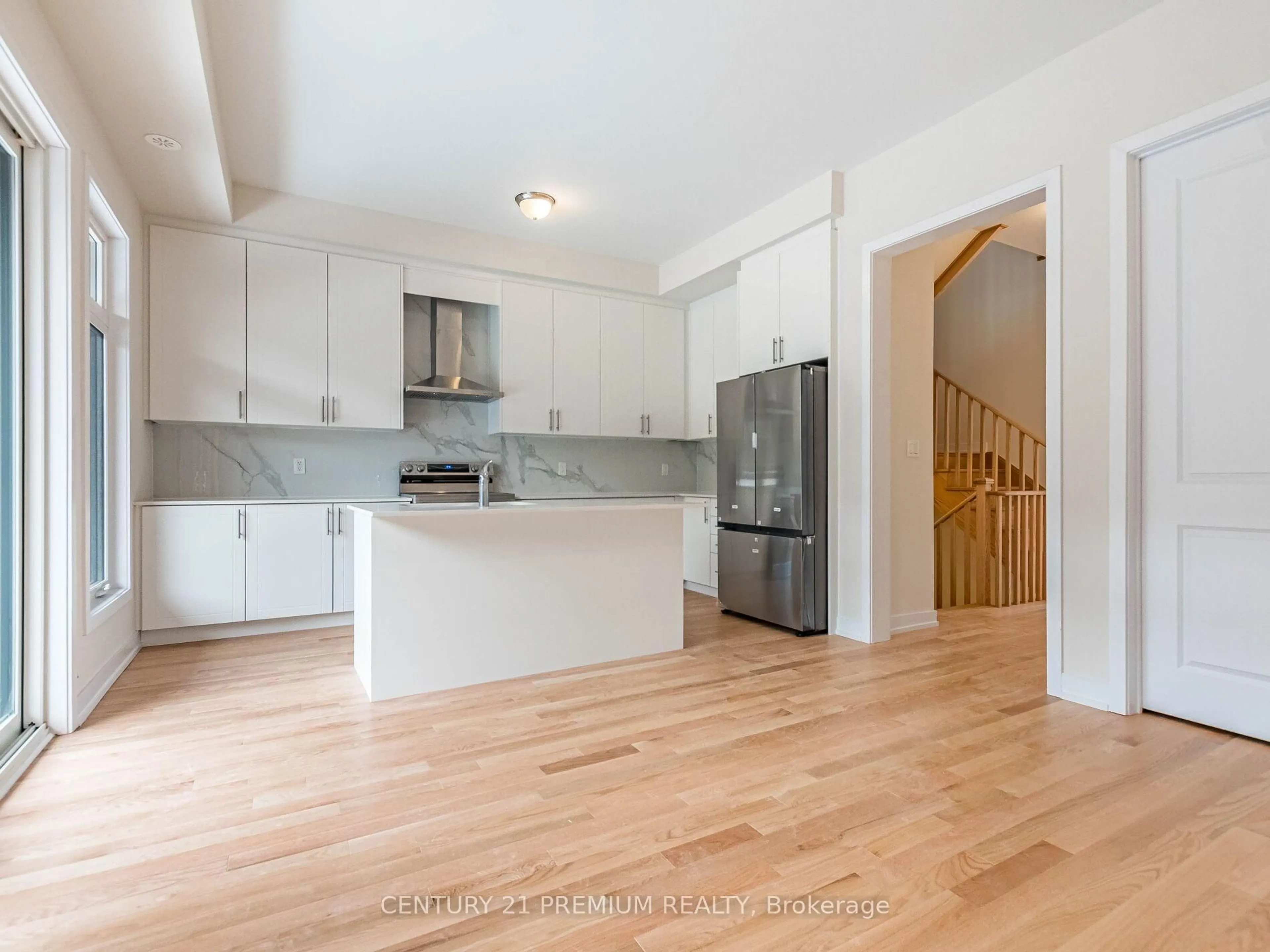 Open concept kitchen, unknown for 3110 Meadowridge Dr, Oakville Ontario L6H 7G1