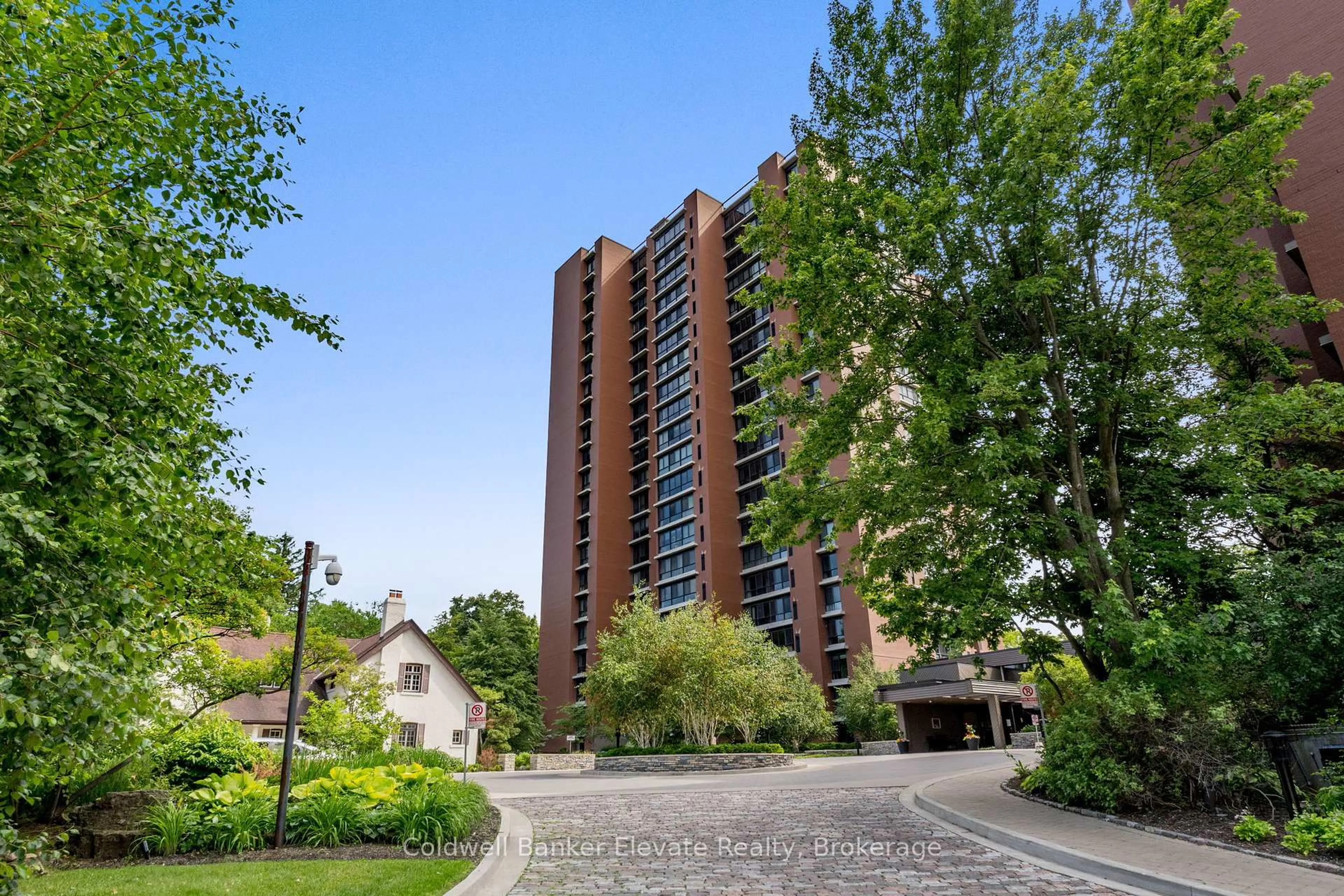 Unknown for 1400 Dixie Rd #807, Mississauga Ontario L5E 3E1