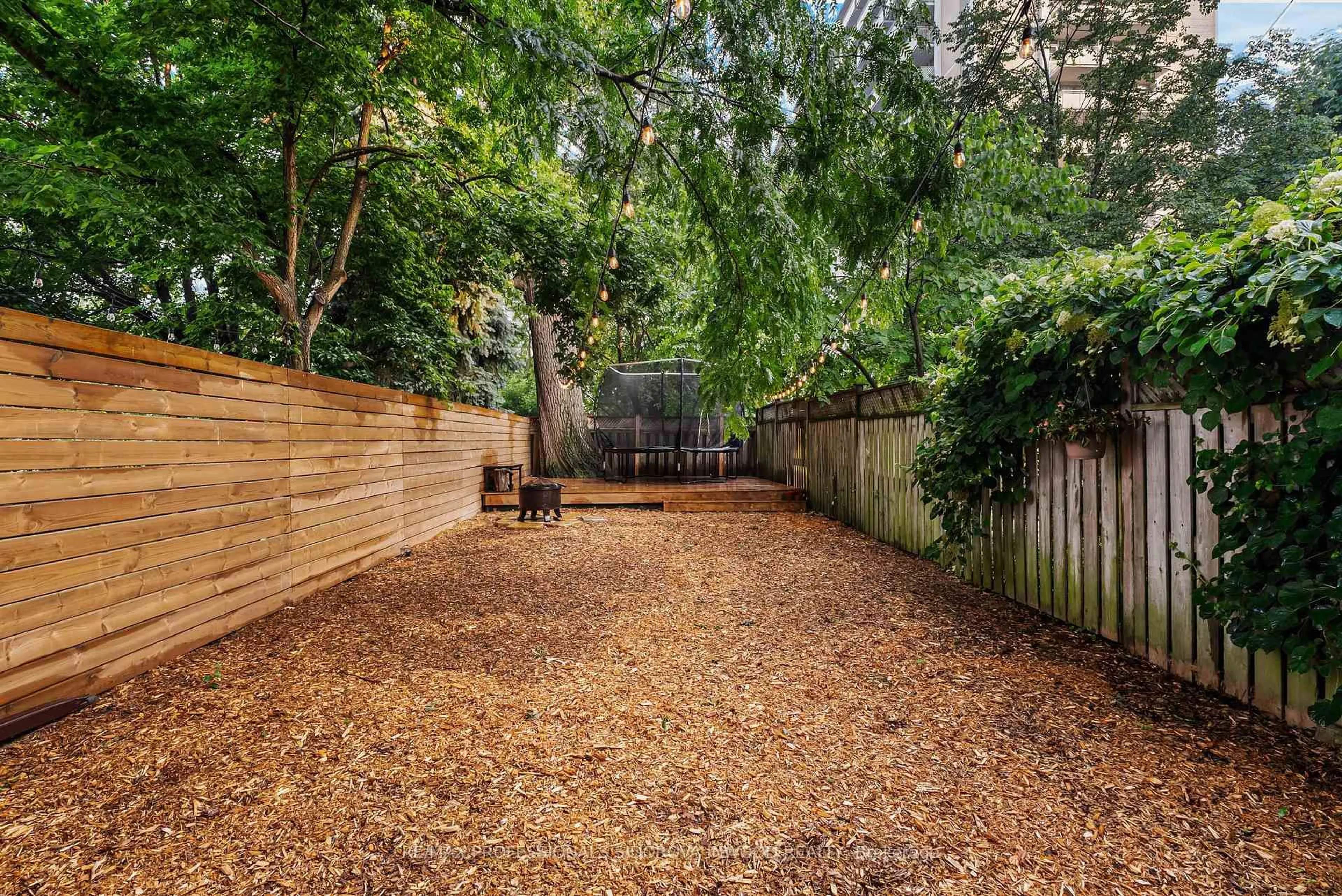 Patio, street for 215 Glenlake Ave, Toronto Ontario M6P 1E9