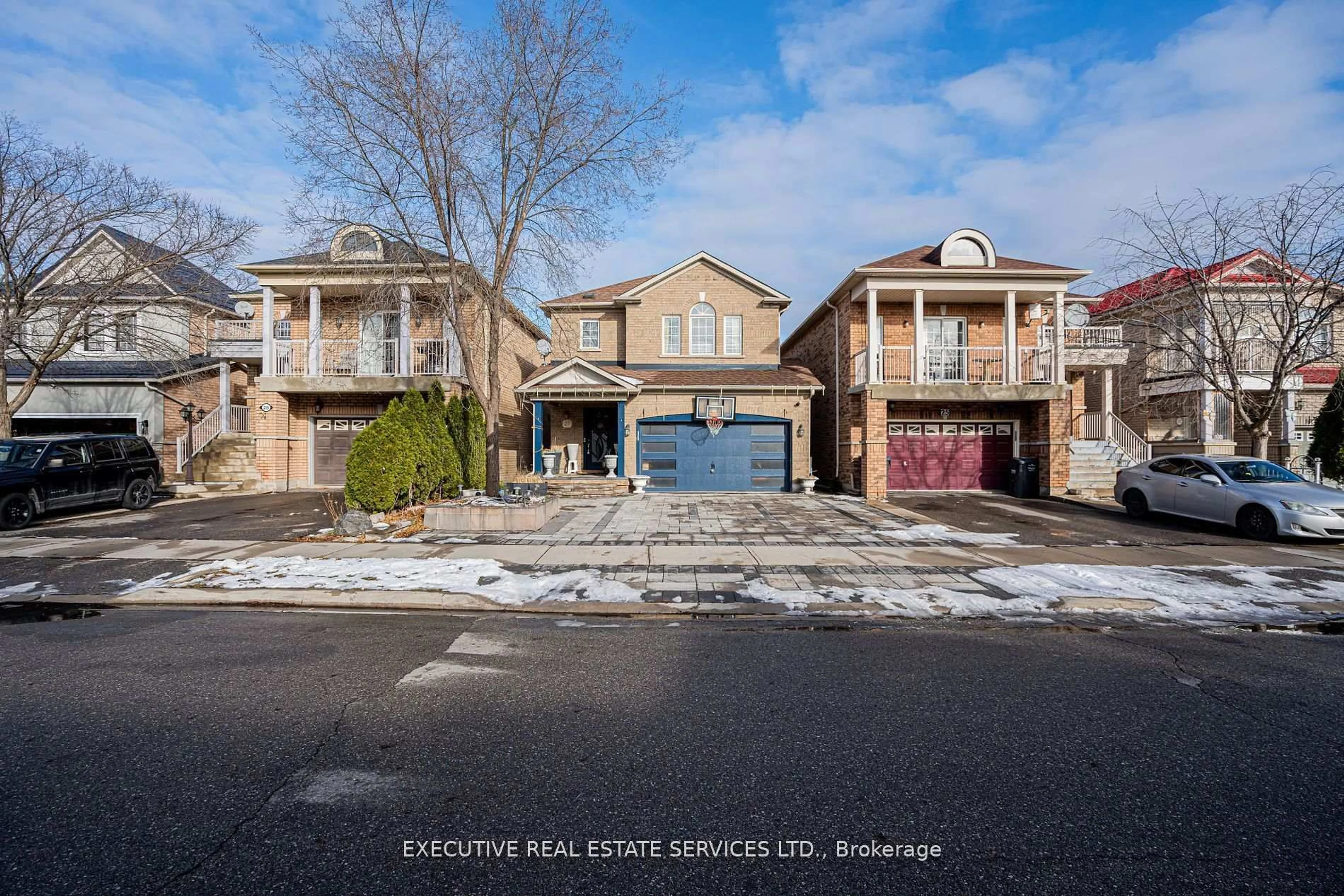 A pic from outside/outdoor area/front of a property/back of a property/a pic from drone, street for 27 Savita Rd, Brampton Ontario L7A 3V1