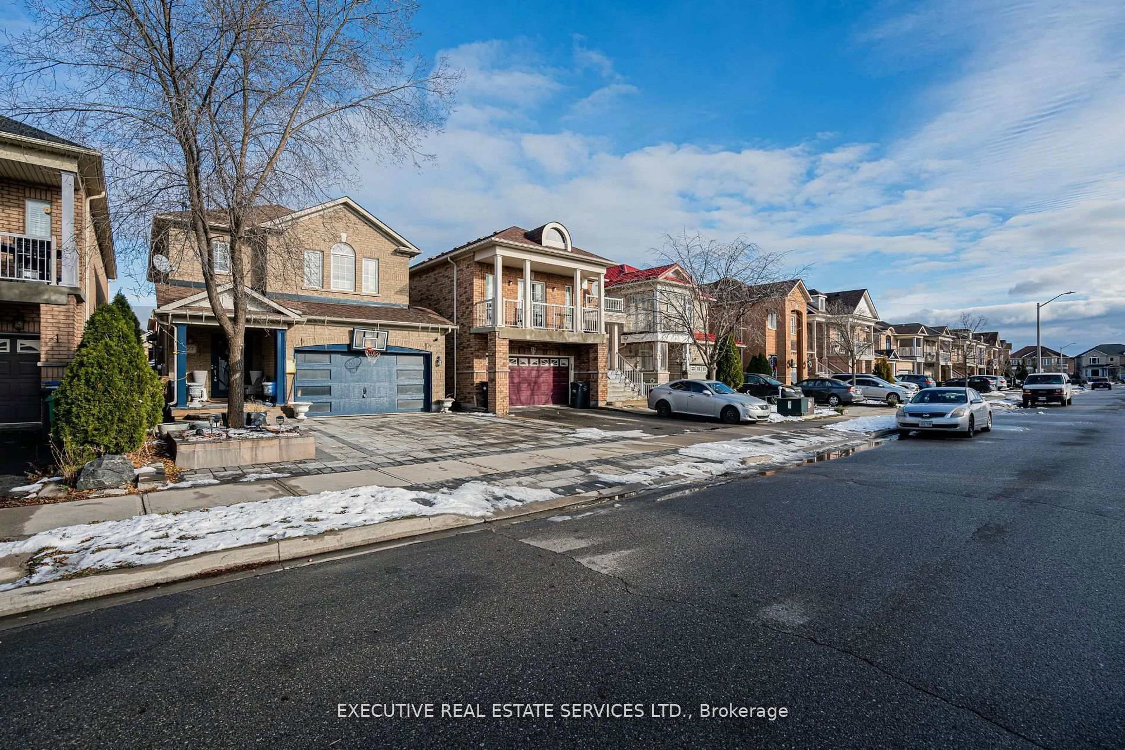 A pic from outside/outdoor area/front of a property/back of a property/a pic from drone, street for 27 Savita Rd, Brampton Ontario L7A 3V1
