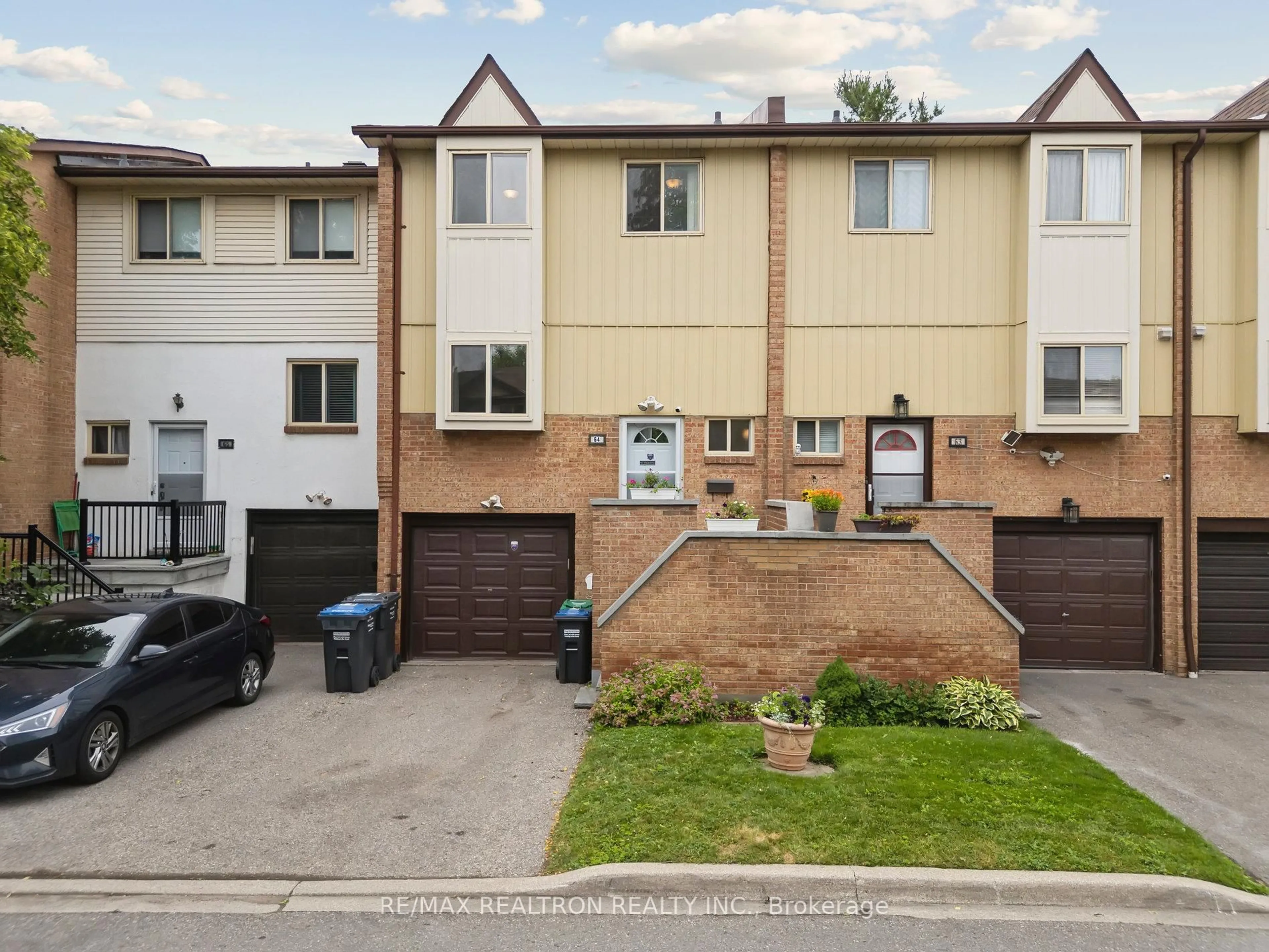 A pic from outside/outdoor area/front of a property/back of a property/a pic from drone, street for 64 Baronwood Crt #64, Brampton Ontario L6V 3H7
