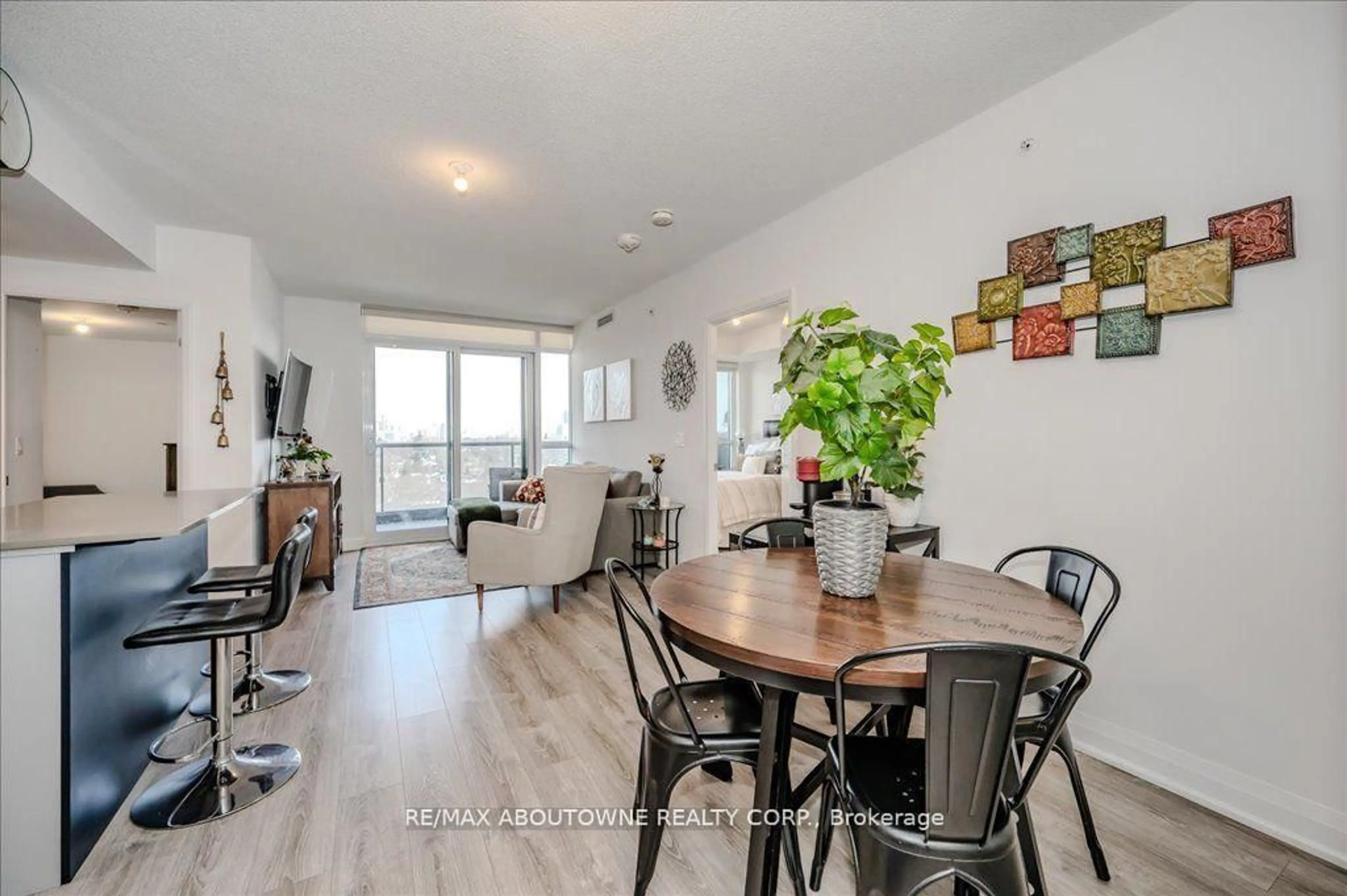 Dining room, wood/laminate floor for 26 Gibbs Rd #926, Toronto Ontario M9B 0E3