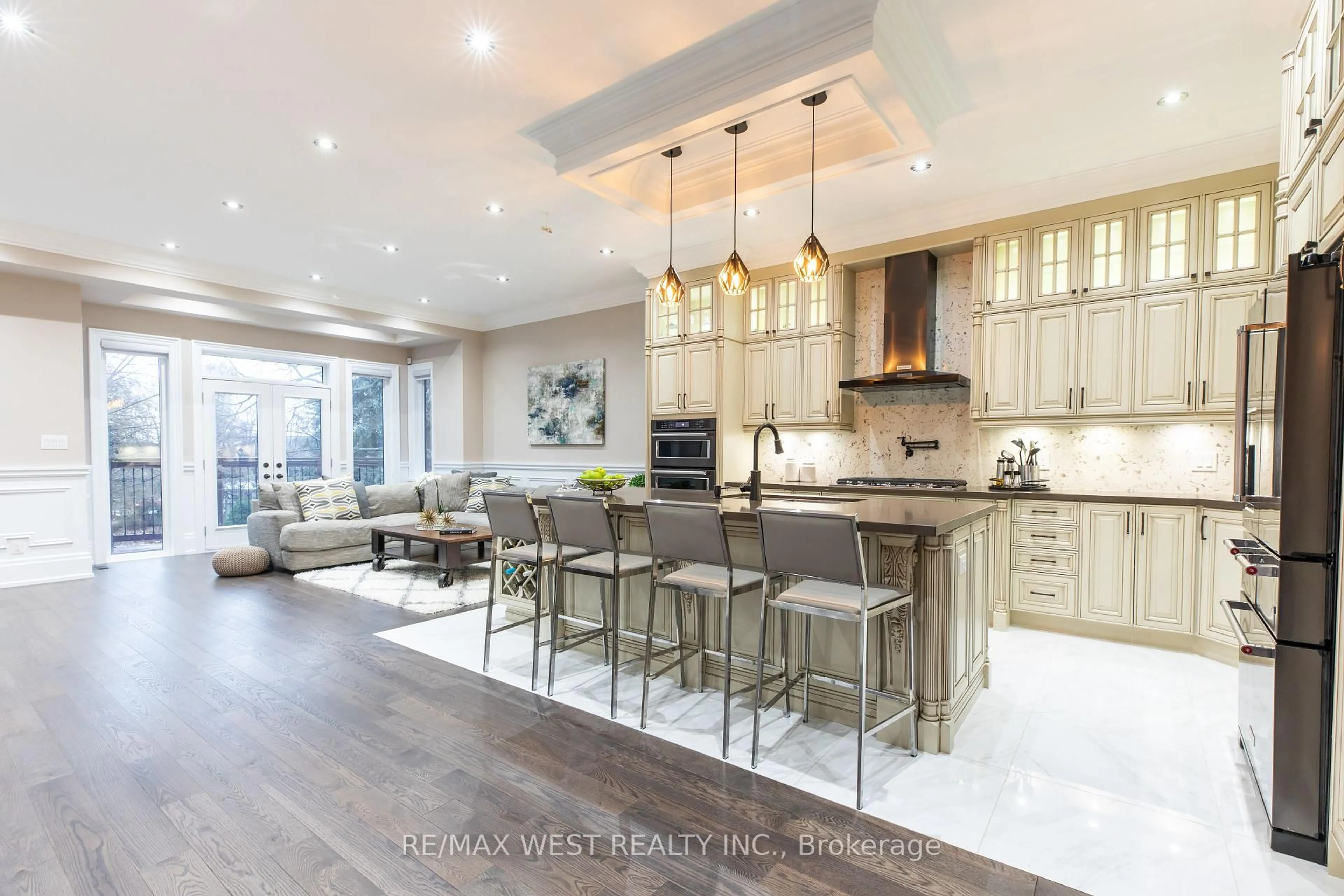 Open concept kitchen, unknown for 91B Park St, Mississauga Ontario L5H 1L2