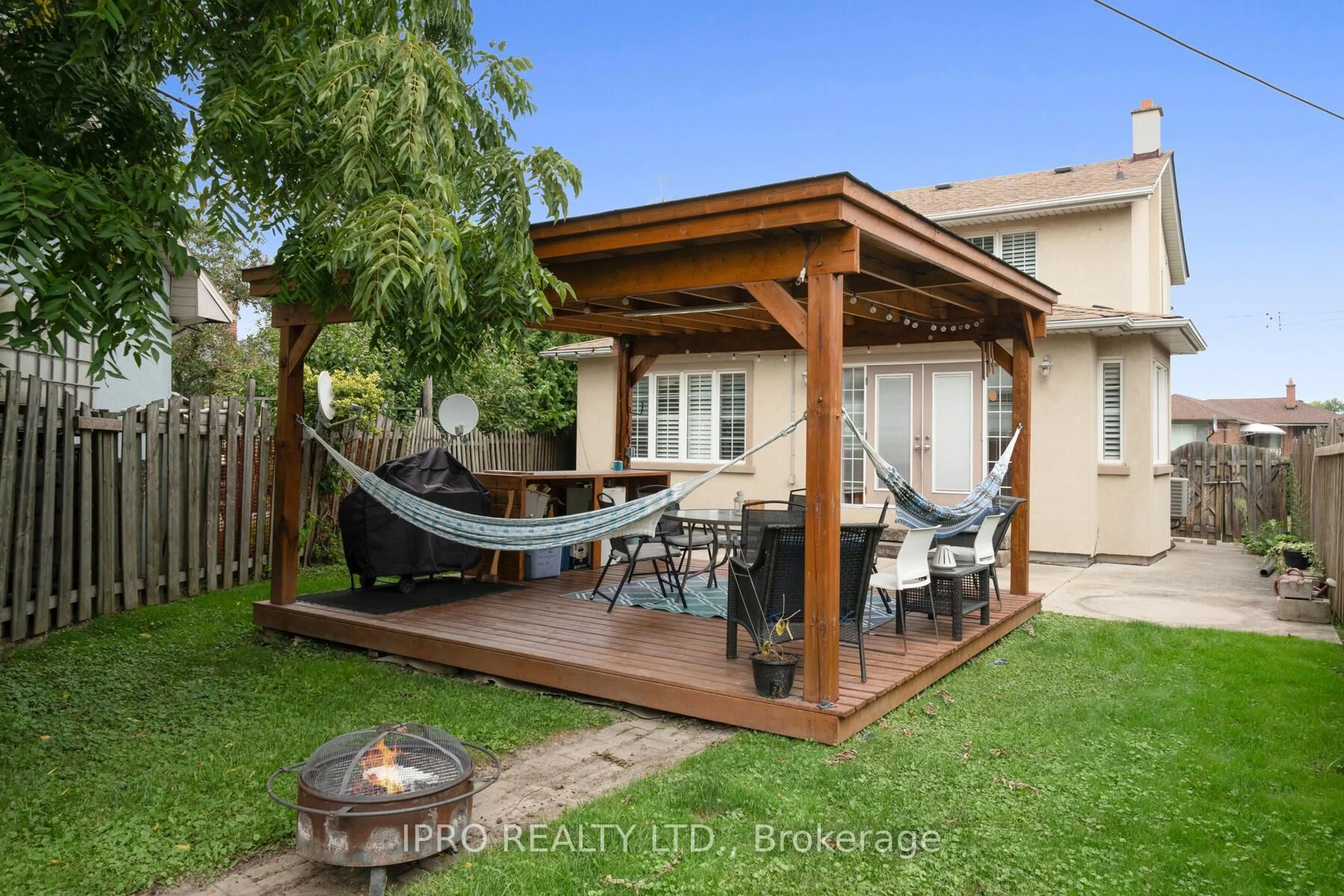 Patio, street for 76 Stavely Cres, Toronto Ontario M9W 2C8