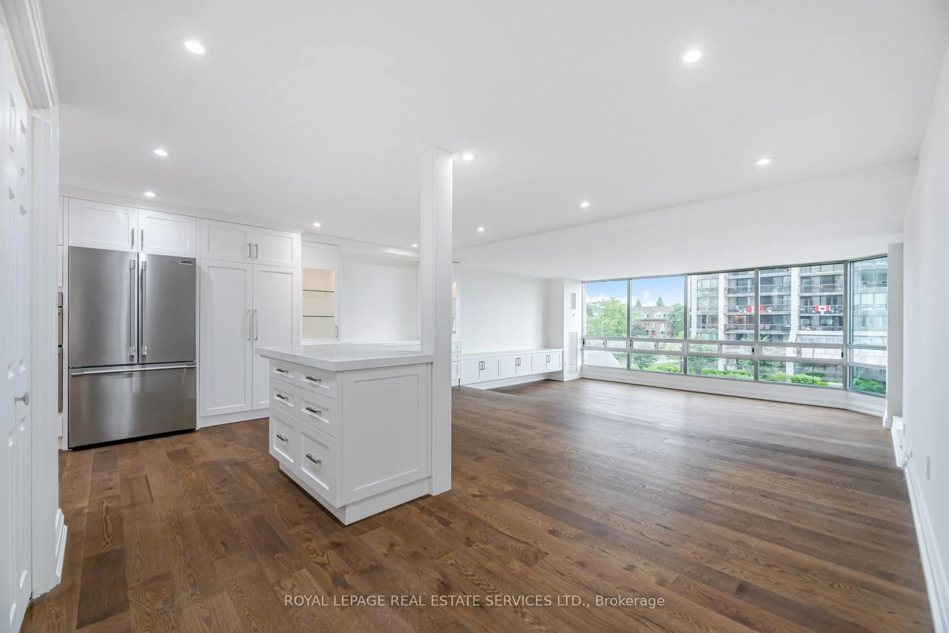 Open concept kitchen, unknown for 2180 Marine Dr #306, Oakville Ontario L6L 5V2