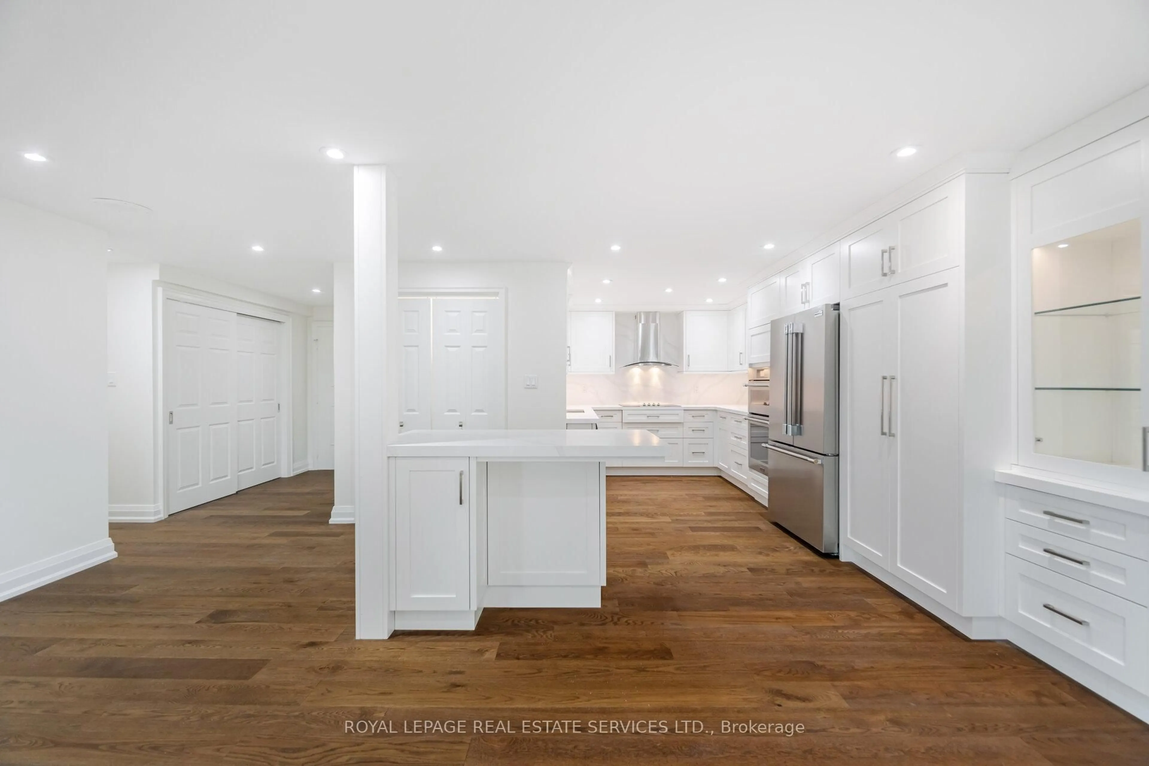 Open concept kitchen, unknown for 2180 Marine Dr #306, Oakville Ontario L6L 5V2