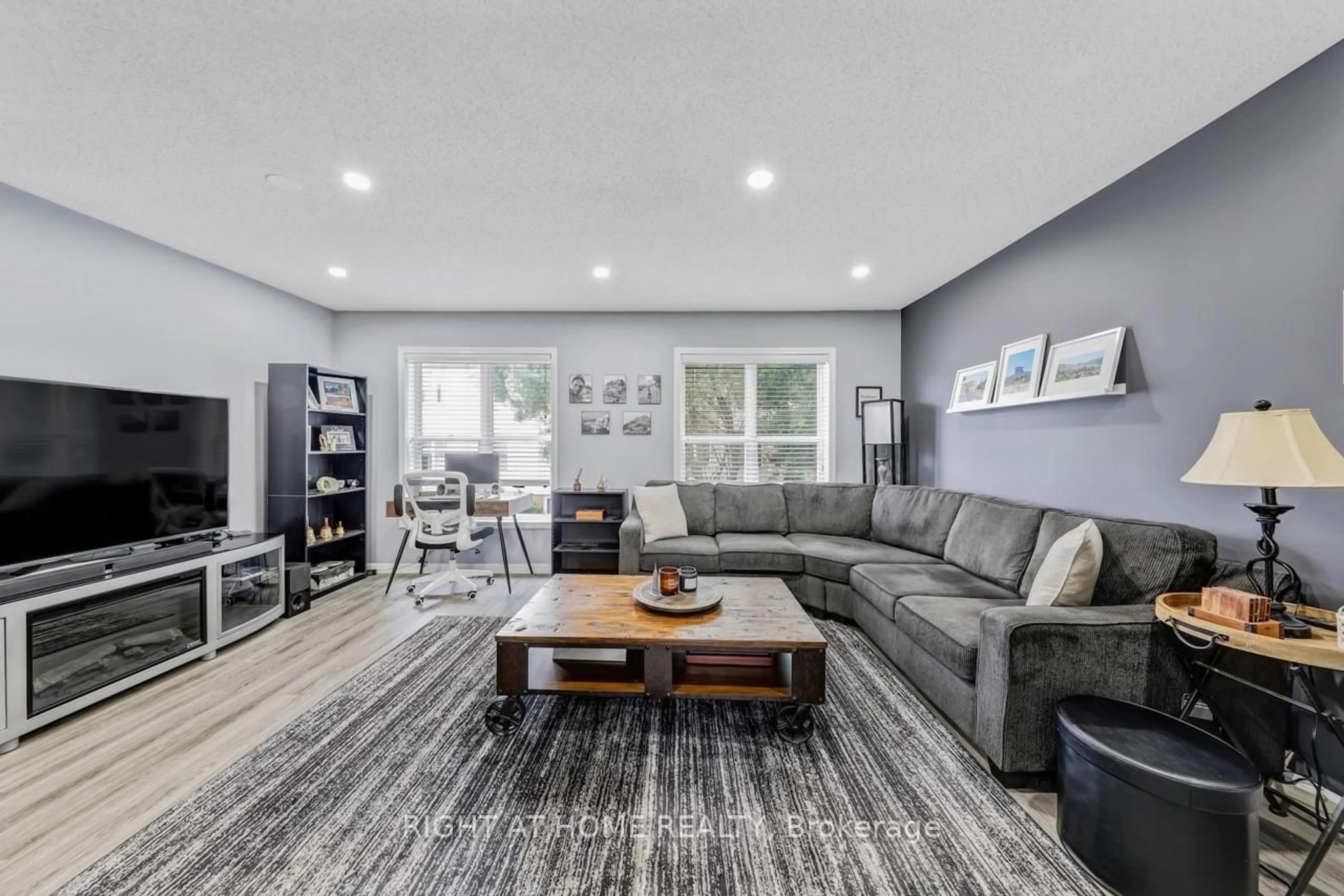 Living room with furniture, unknown for 23 Seed House Lane, Halton Hills Ontario L7G 6K3