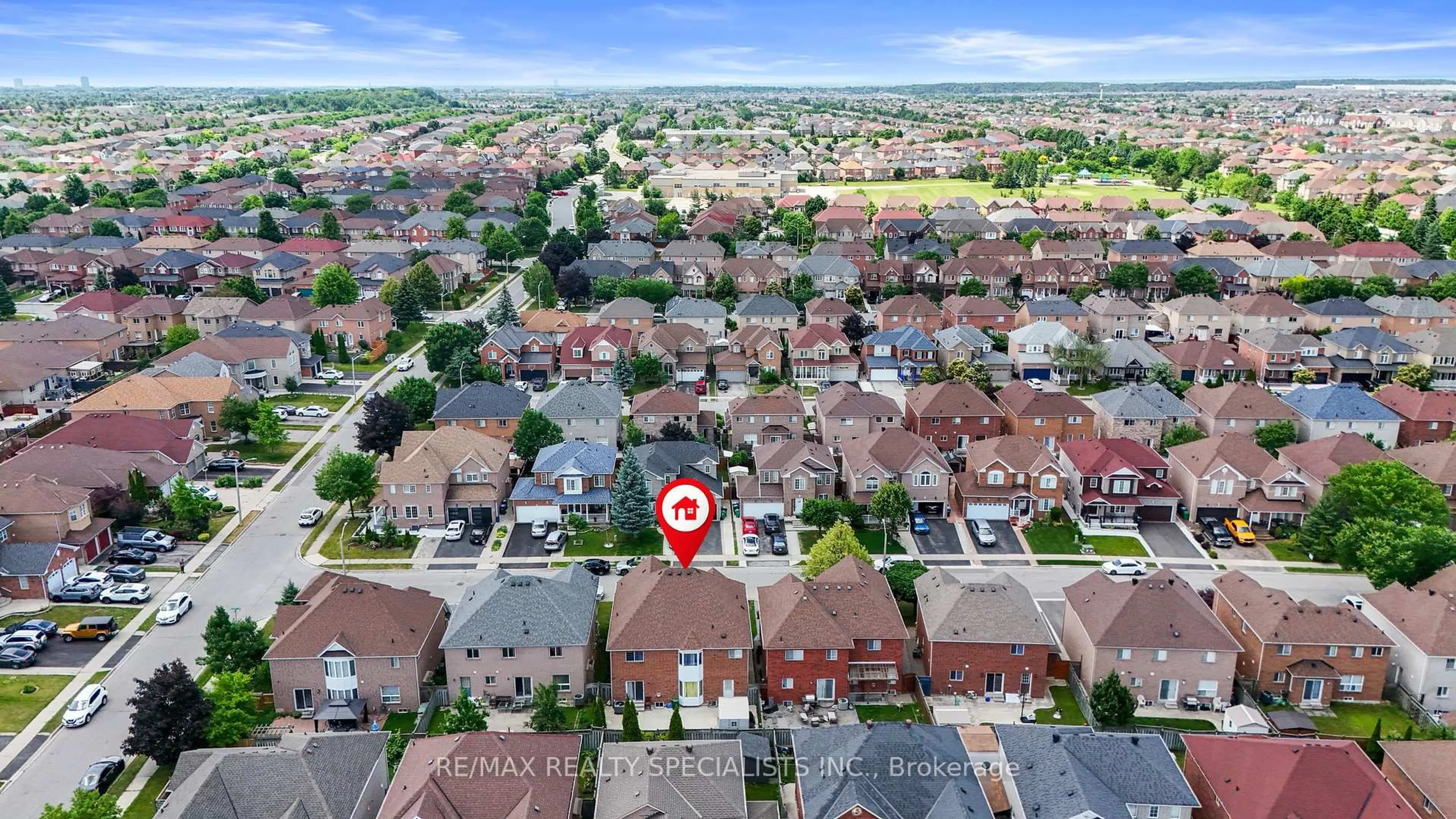 A pic from outside/outdoor area/front of a property/back of a property/a pic from drone, street for 5 Wildhorse Lane, Brampton Ontario L6R 2E5