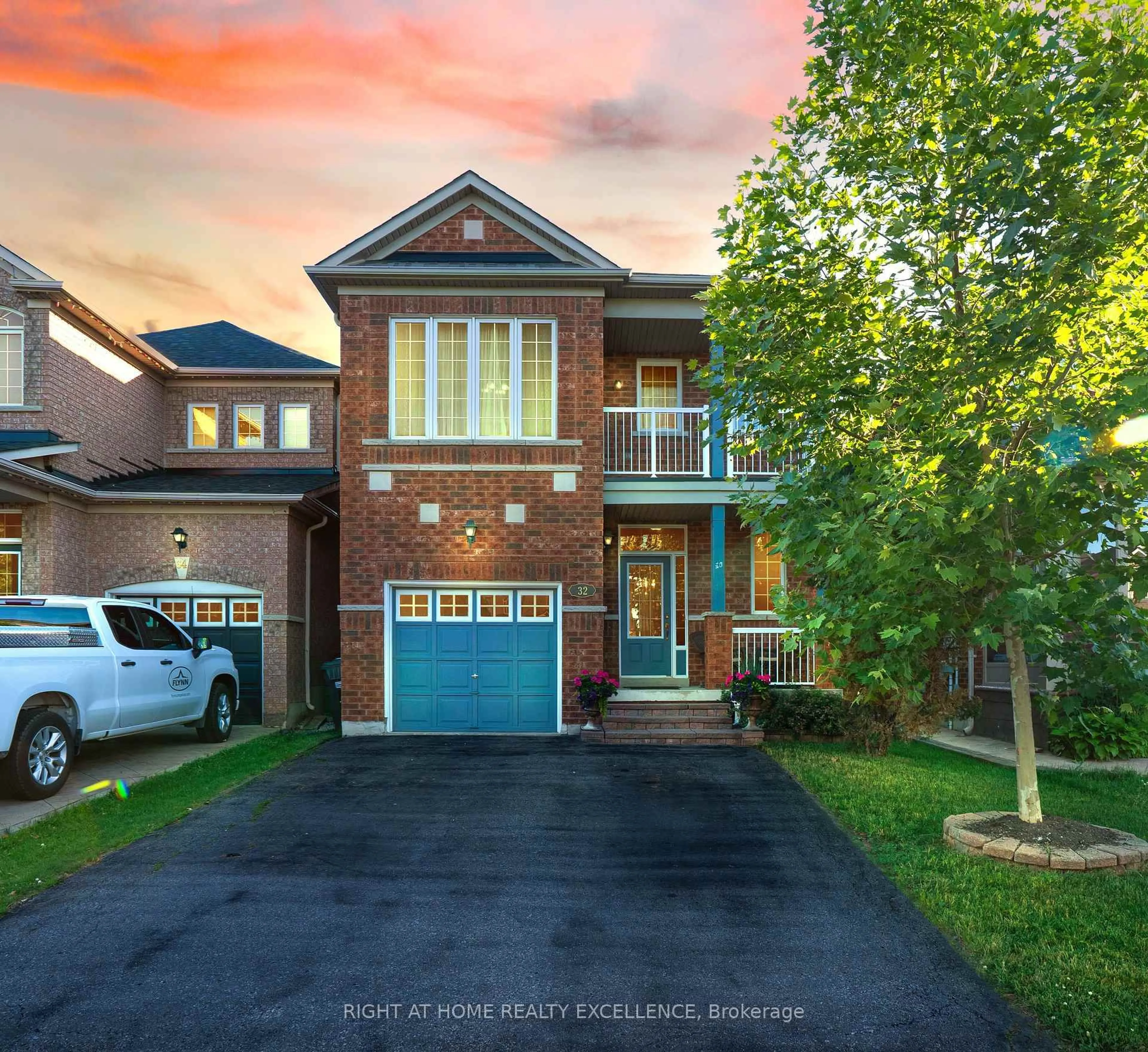 Home with brick exterior material, street for 32 Tobermory Cres, Brampton Ontario L6V 4T6