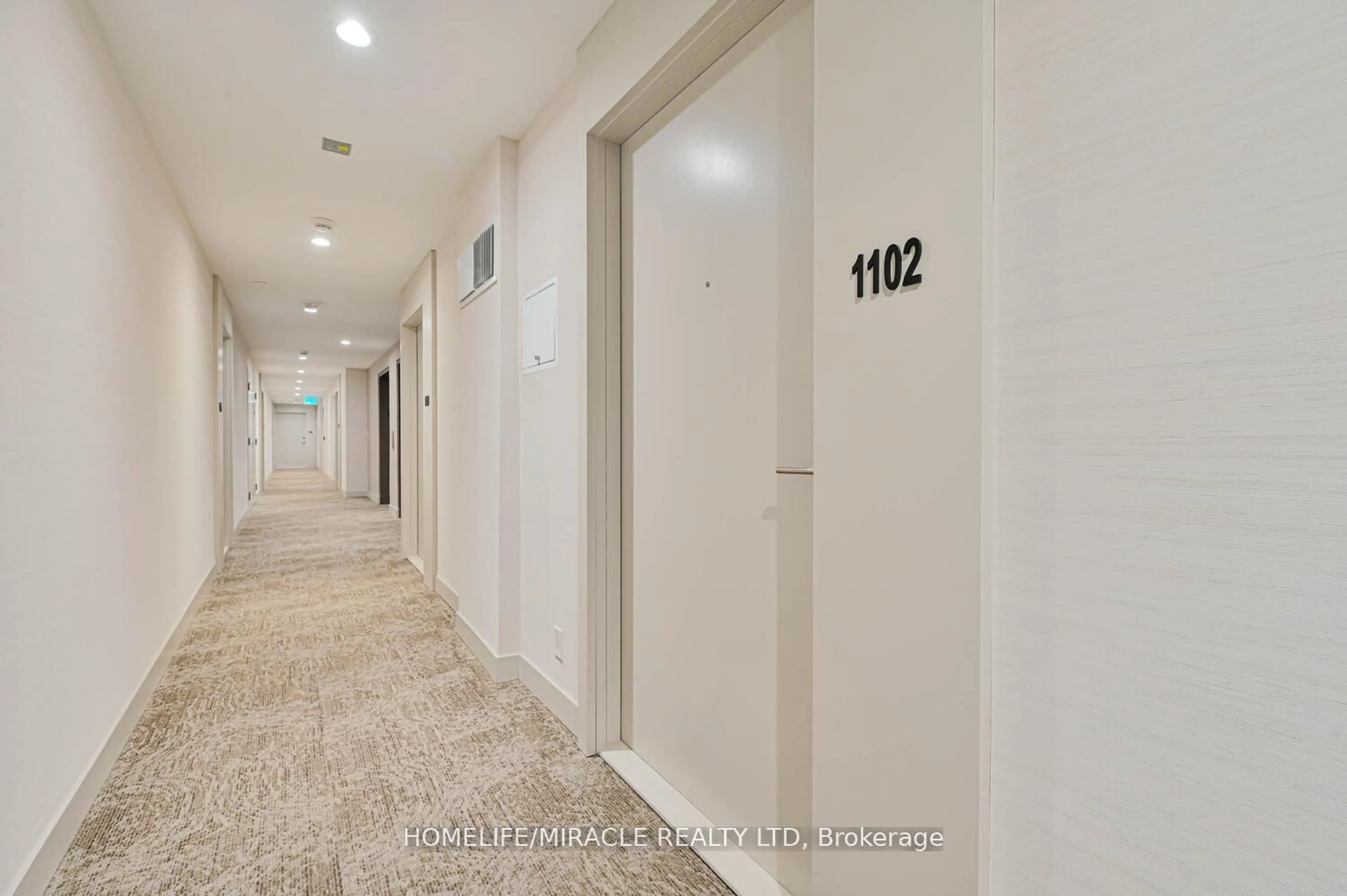 Indoor foyer for 215 Veterans Dr #1102, Brampton Ontario L7A 5L7