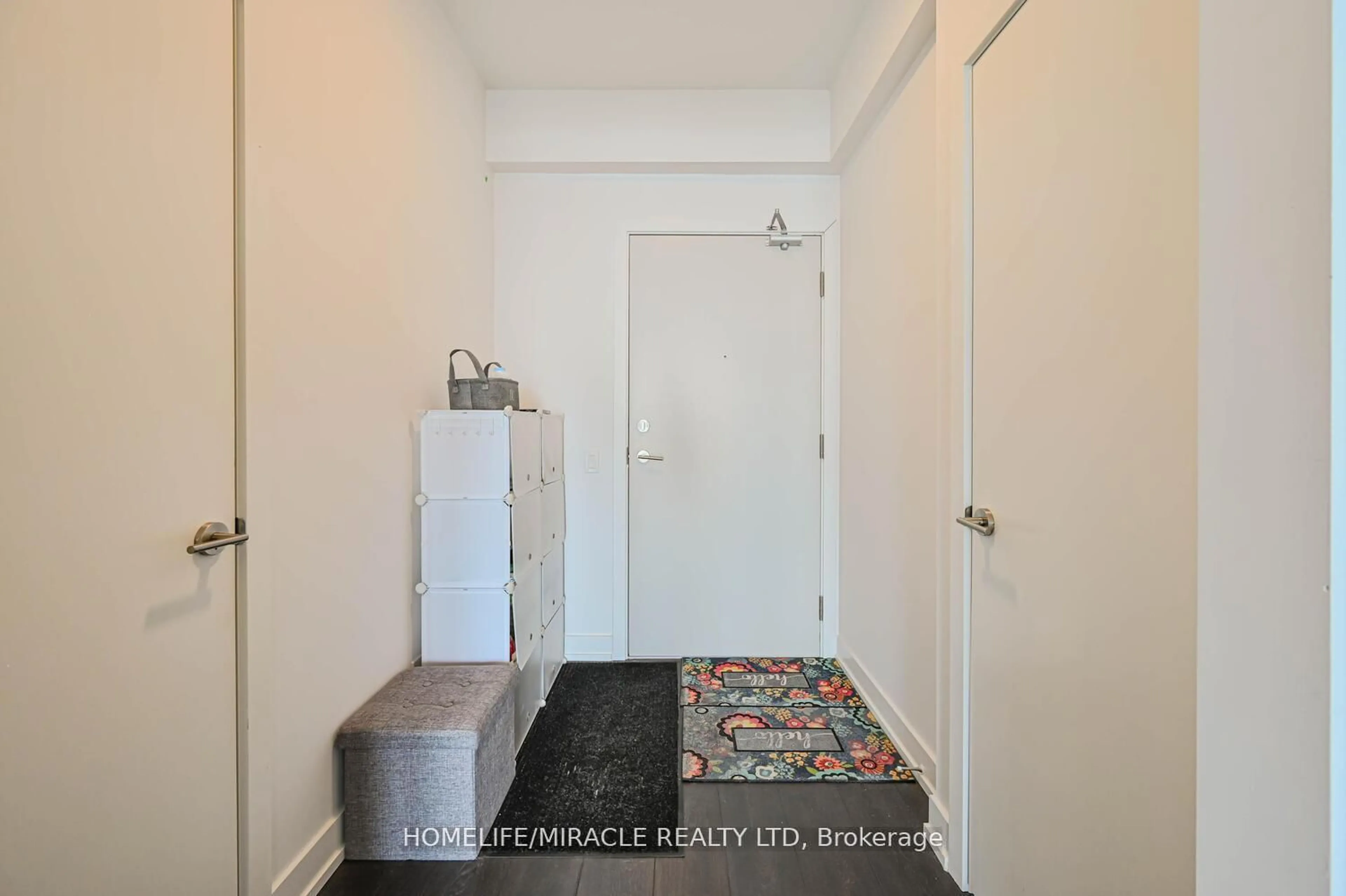 Indoor entryway for 215 Veterans Dr #1102, Brampton Ontario L7A 5L7