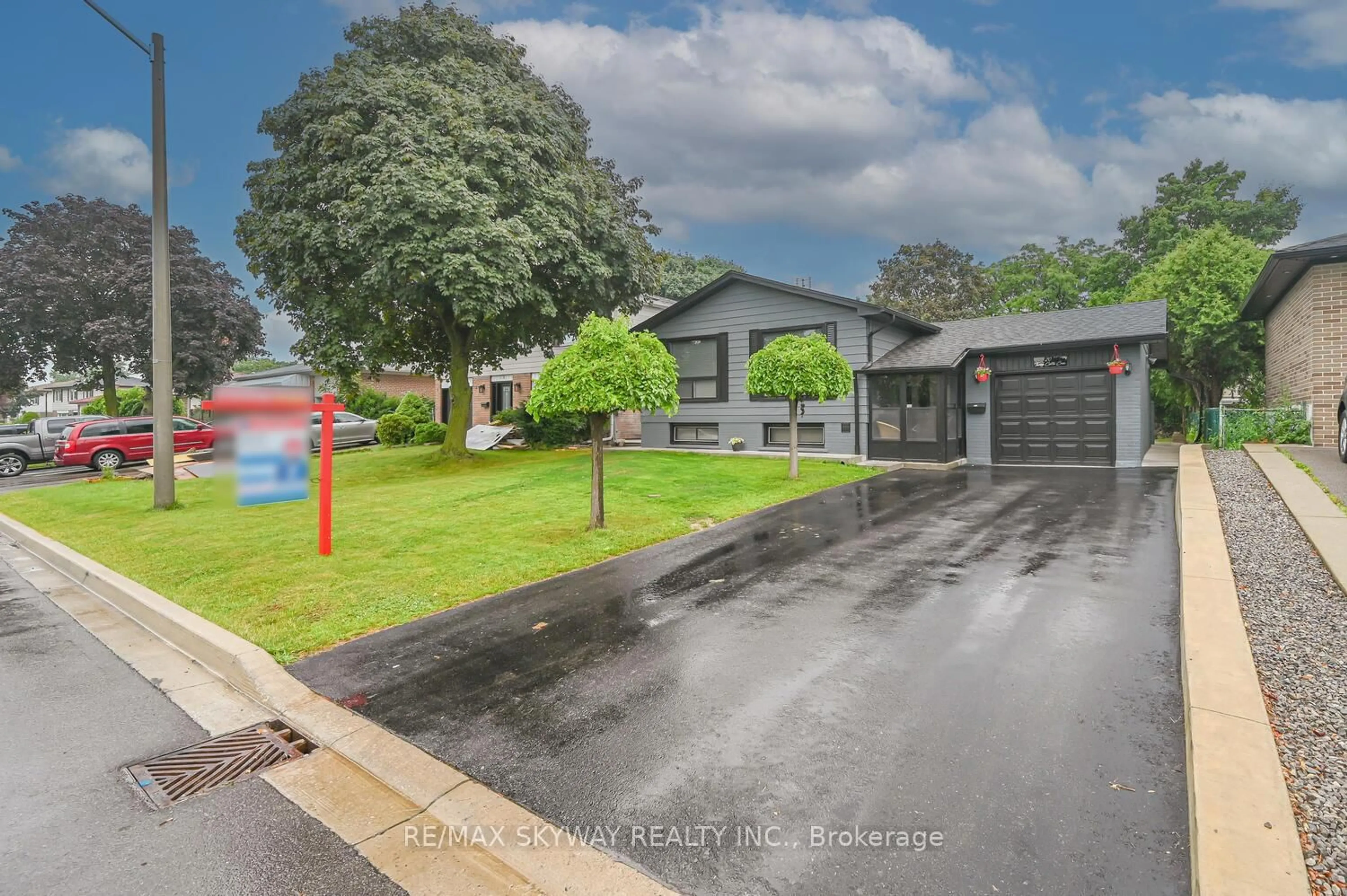A pic from outside/outdoor area/front of a property/back of a property/a pic from drone, water/lake/river/ocean view for 20 Terra Cotta Cres, Brampton Ontario L6W 1C1