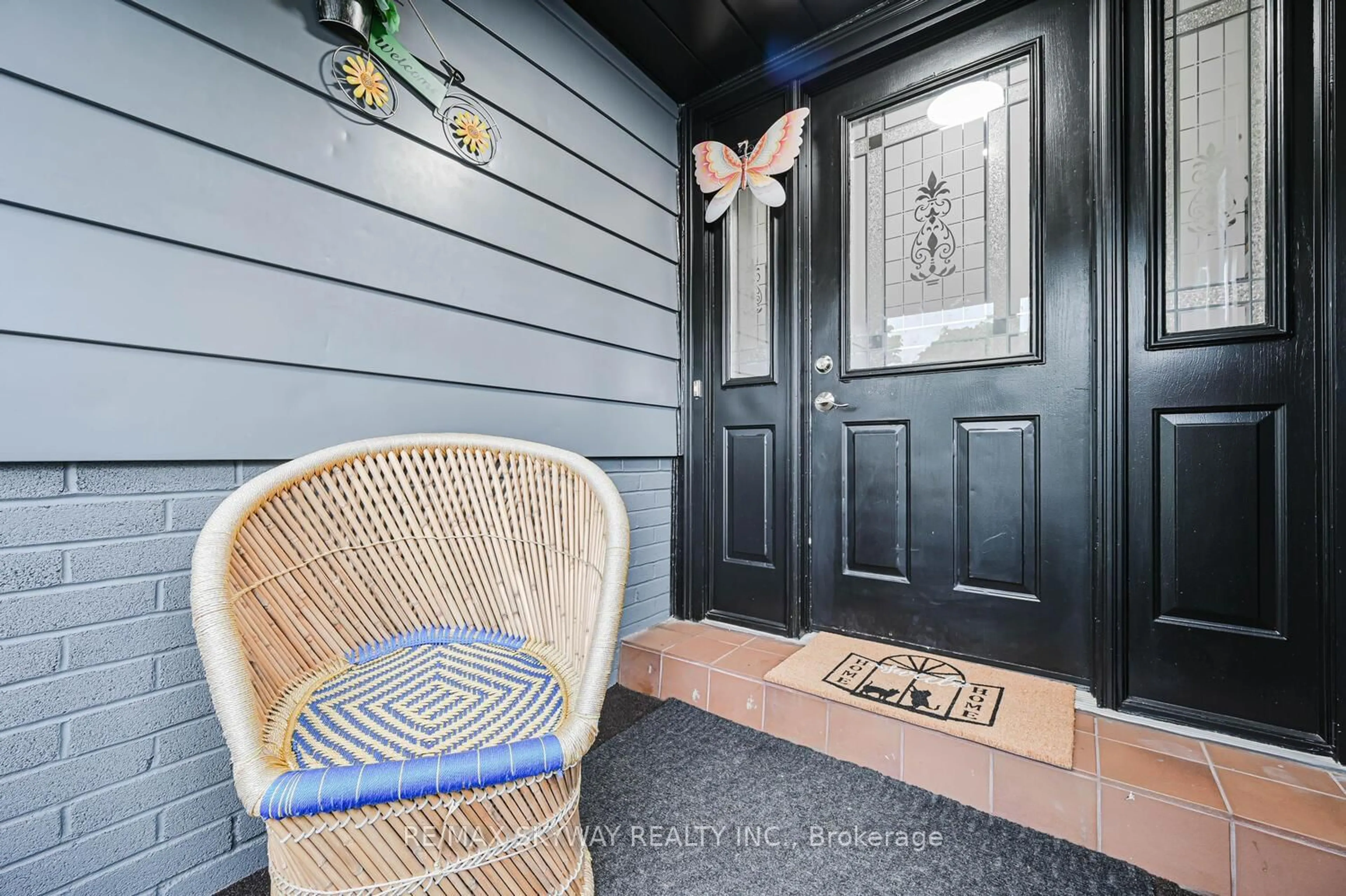 Indoor entryway for 20 Terra Cotta Cres, Brampton Ontario L6W 1C1