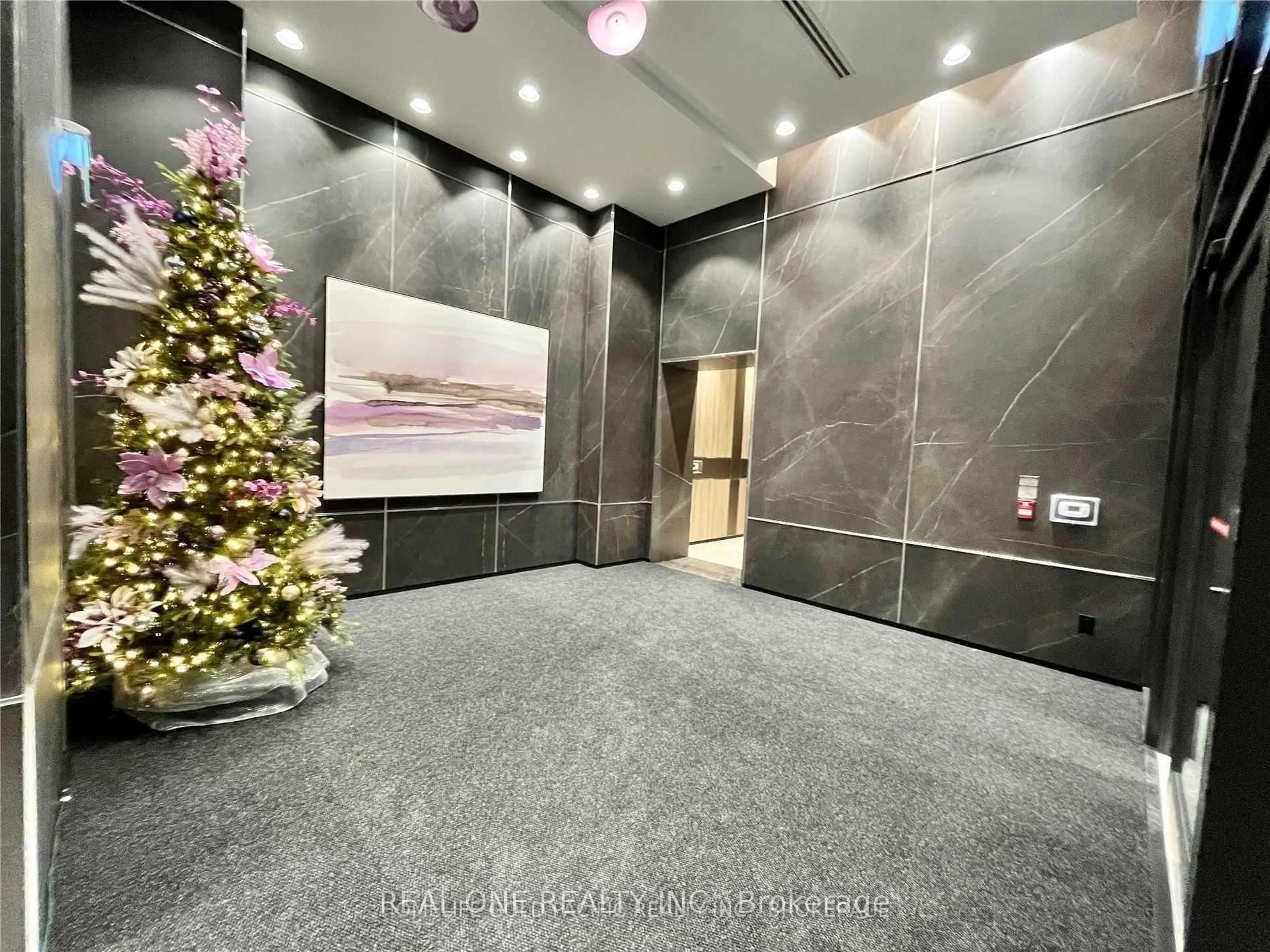 Indoor foyer for 5 Mabelle Ave #1335, Toronto Ontario M9A 0C8