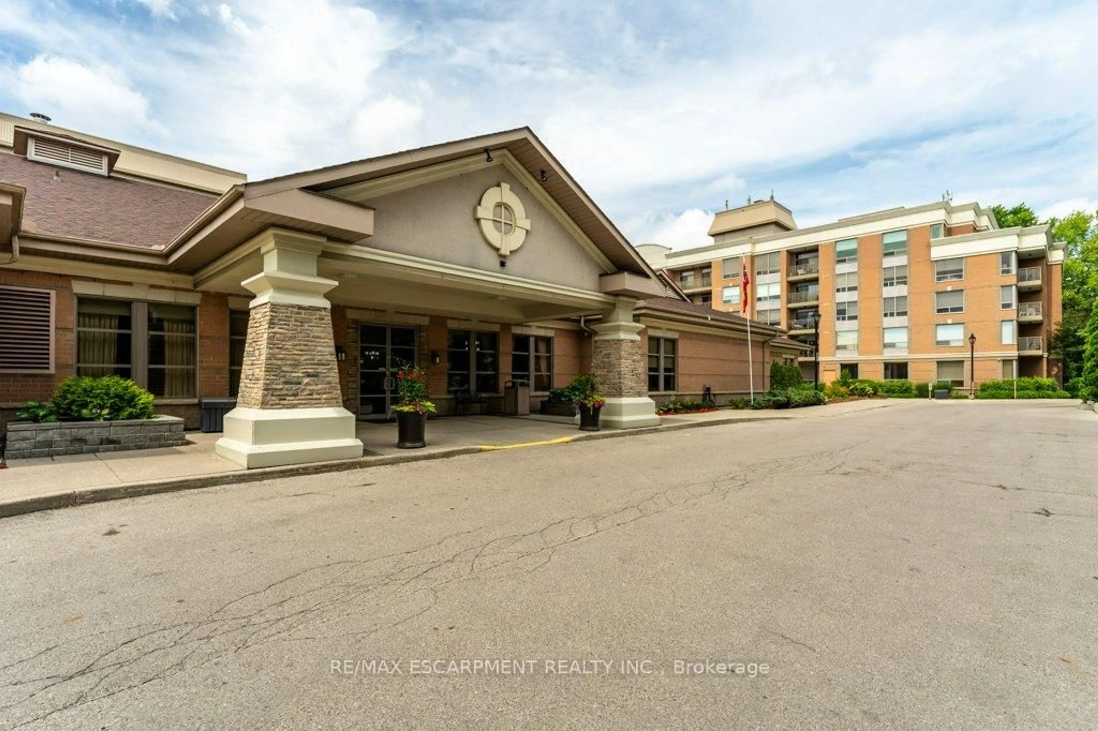 Unknown for 100 Burloak Dr #2511, Burlington Ontario L7L 6P6