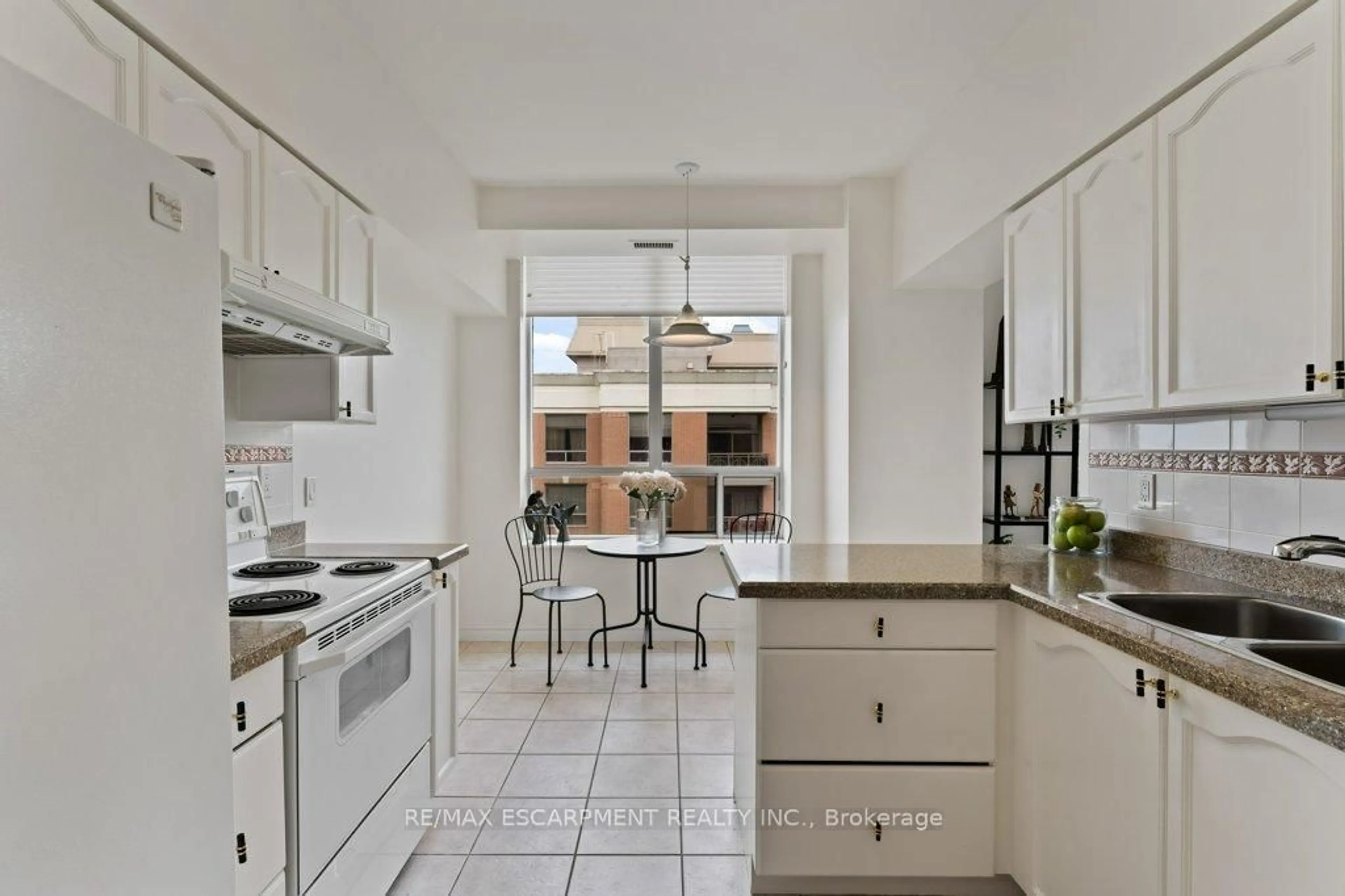 Unknown for 100 Burloak Dr #2511, Burlington Ontario L7L 6P6
