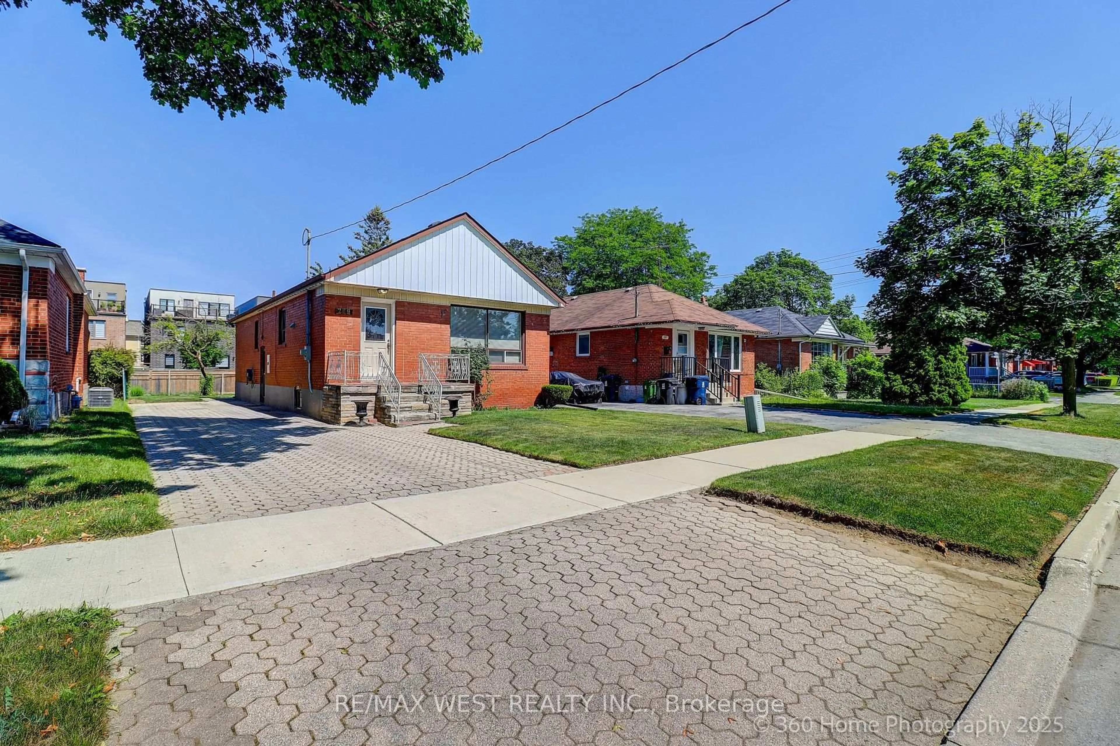Unknown for 289 Thirtieth St, Toronto Ontario M8W 3E4