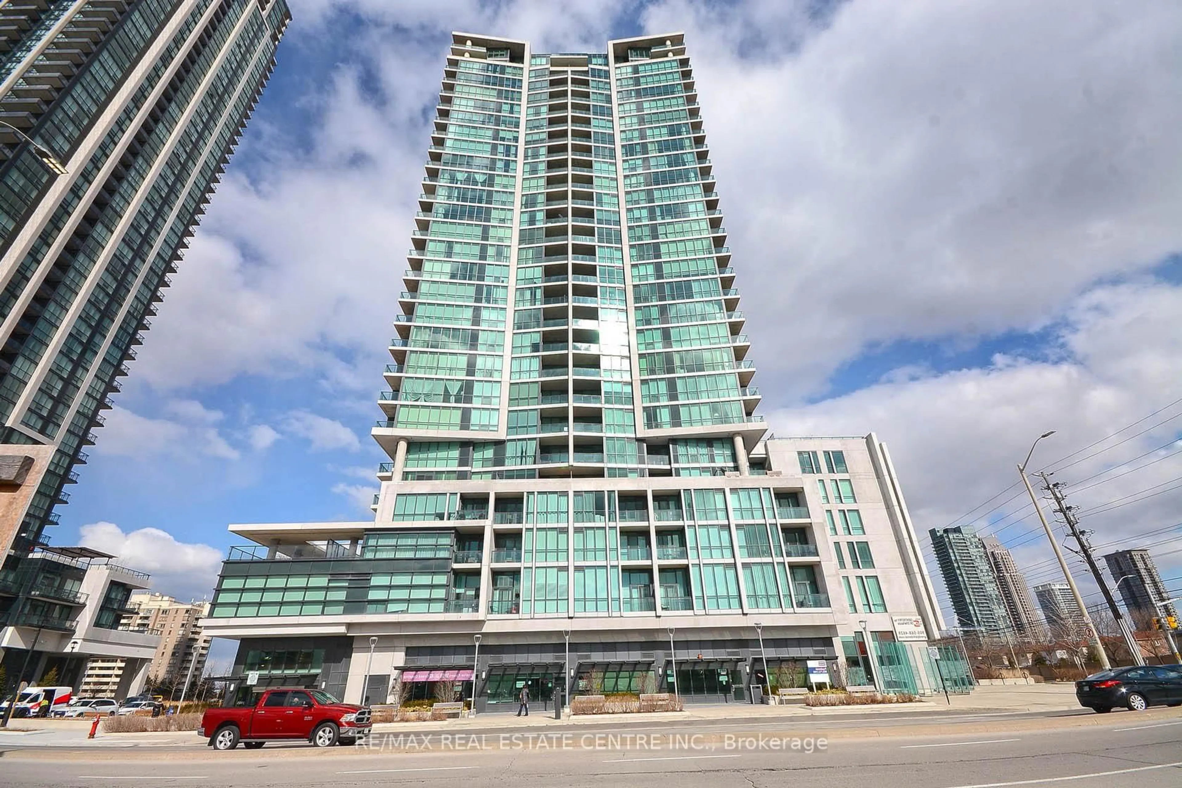Indoor foyer for 3985 Grand Park Dr #1412, Mississauga Ontario L5B 0H8