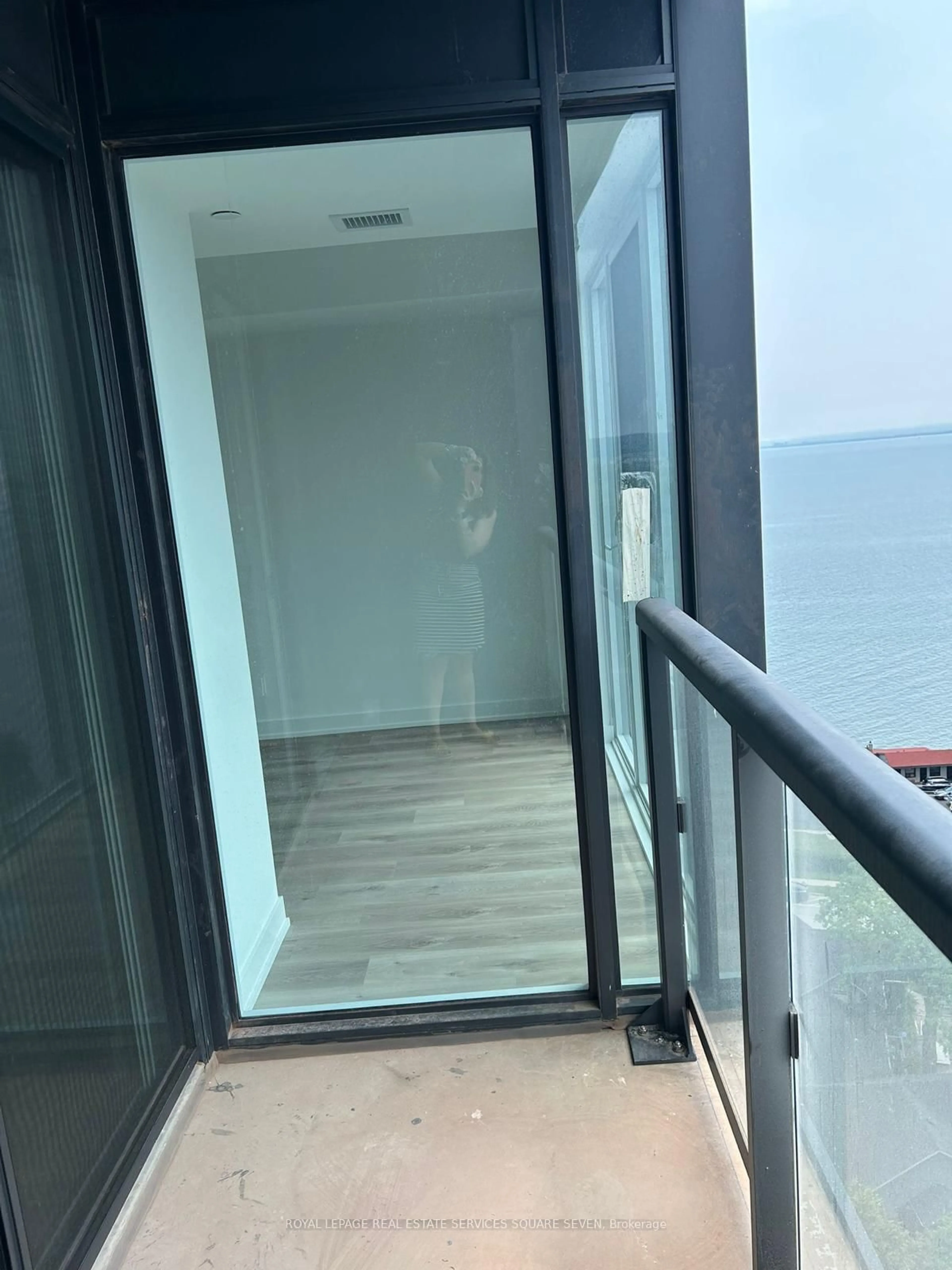 Balcony in the apartment, unknown for 370 Martha St #1009, Burlington Ontario L7R 0G9
