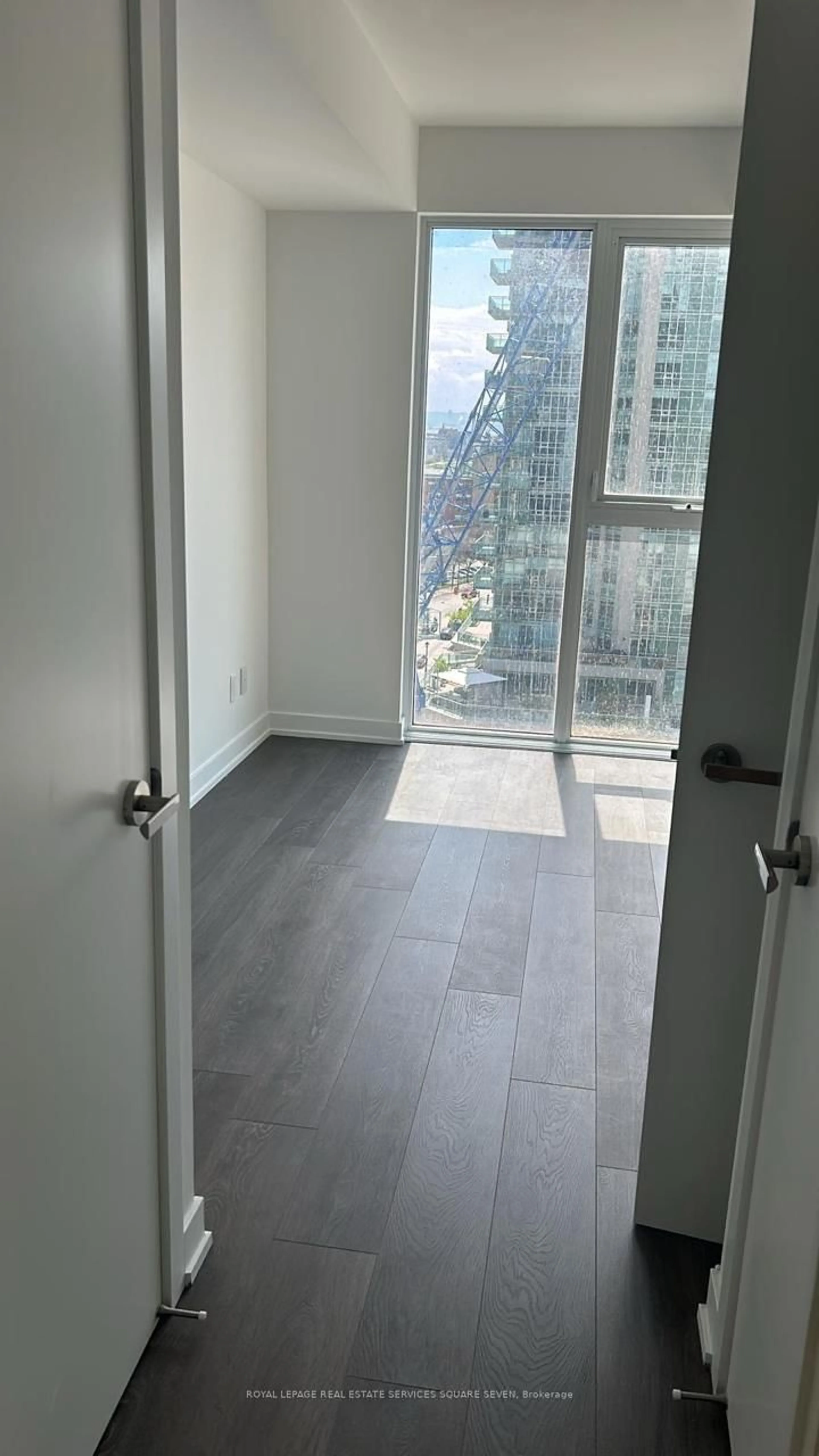A pic of a room for 370 Martha St #1009, Burlington Ontario L7R 0G9