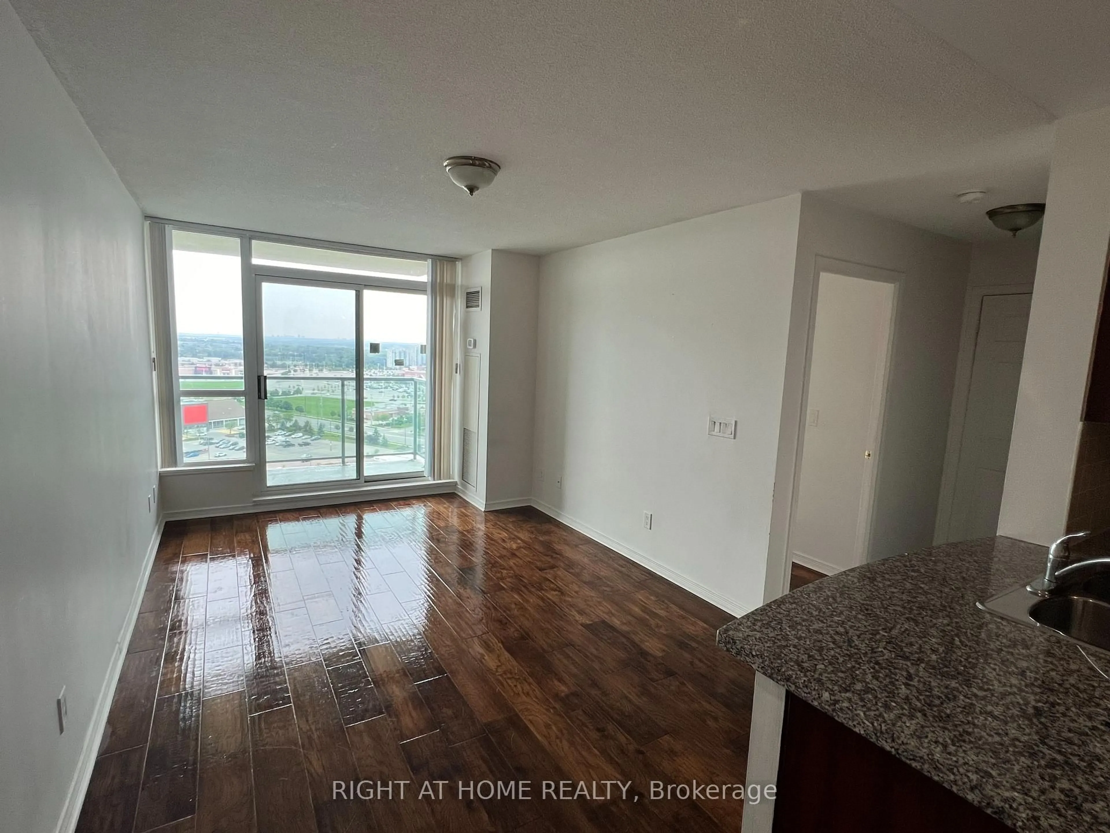 A pic of a room for 4889 Kimbermount Ave #1911, Mississauga Ontario L5M 7R9