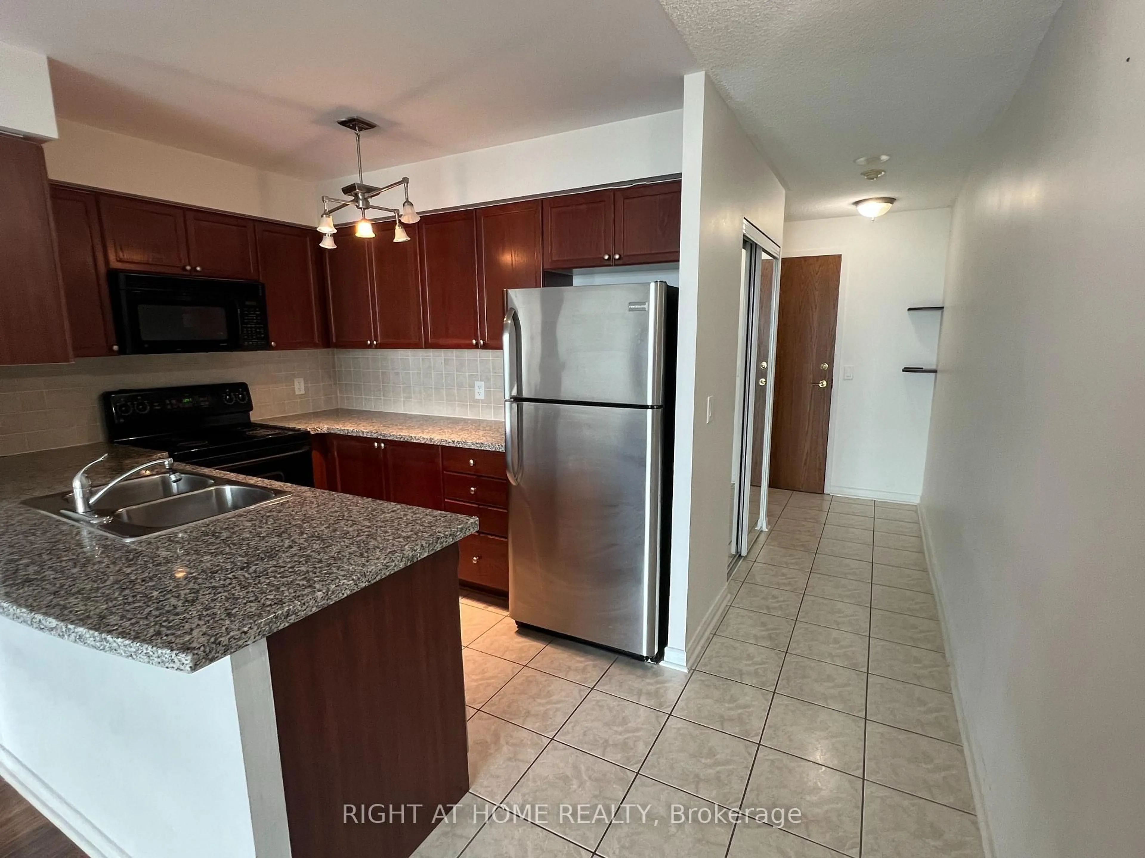 Standard kitchen, ceramic/tile floor for 4889 Kimbermount Ave #1911, Mississauga Ontario L5M 7R9