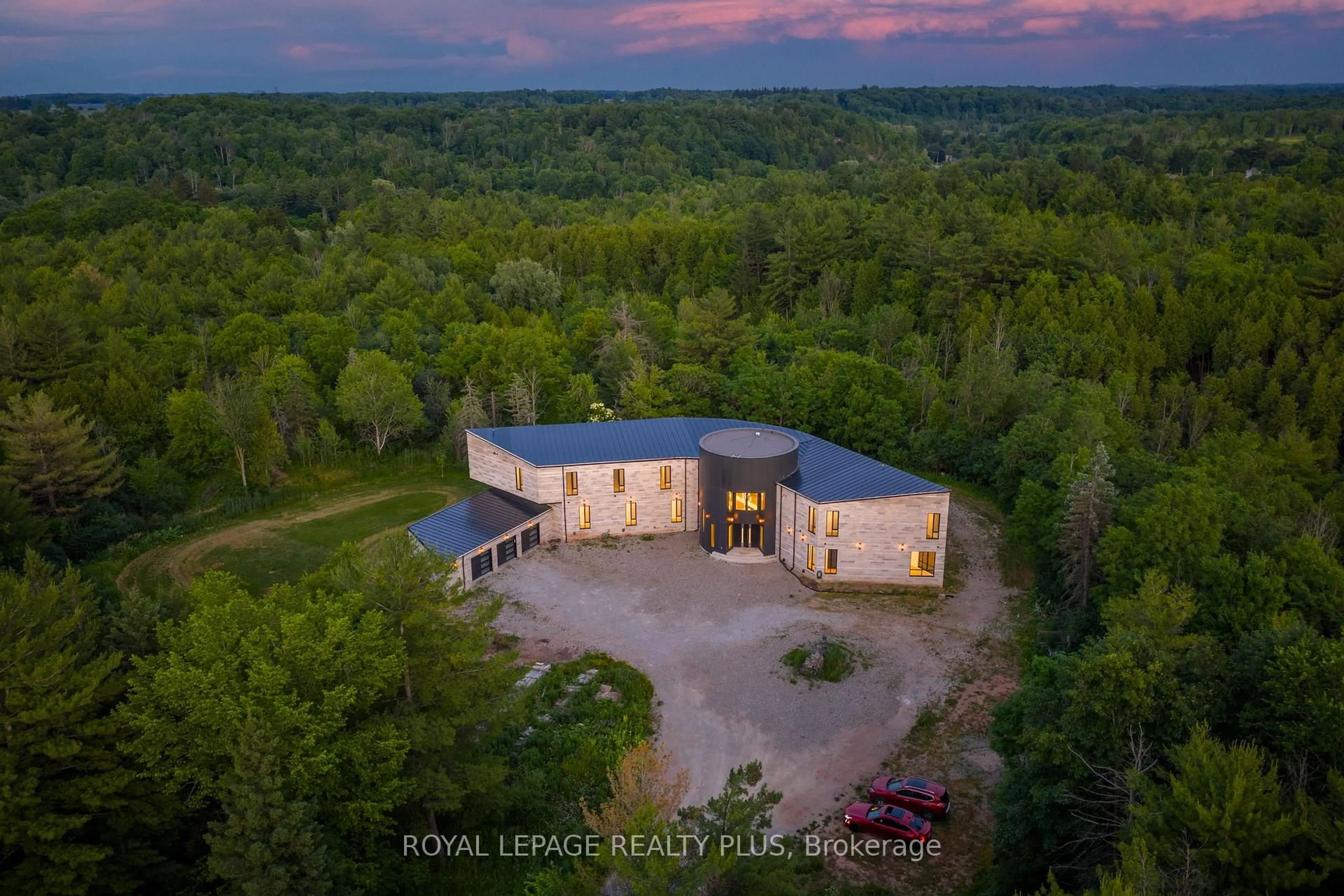 A pic from outside/outdoor area/front of a property/back of a property/a pic from drone, unknown for 14020 Winston Churchill Blvd, Caledon Ontario L7C 1P2