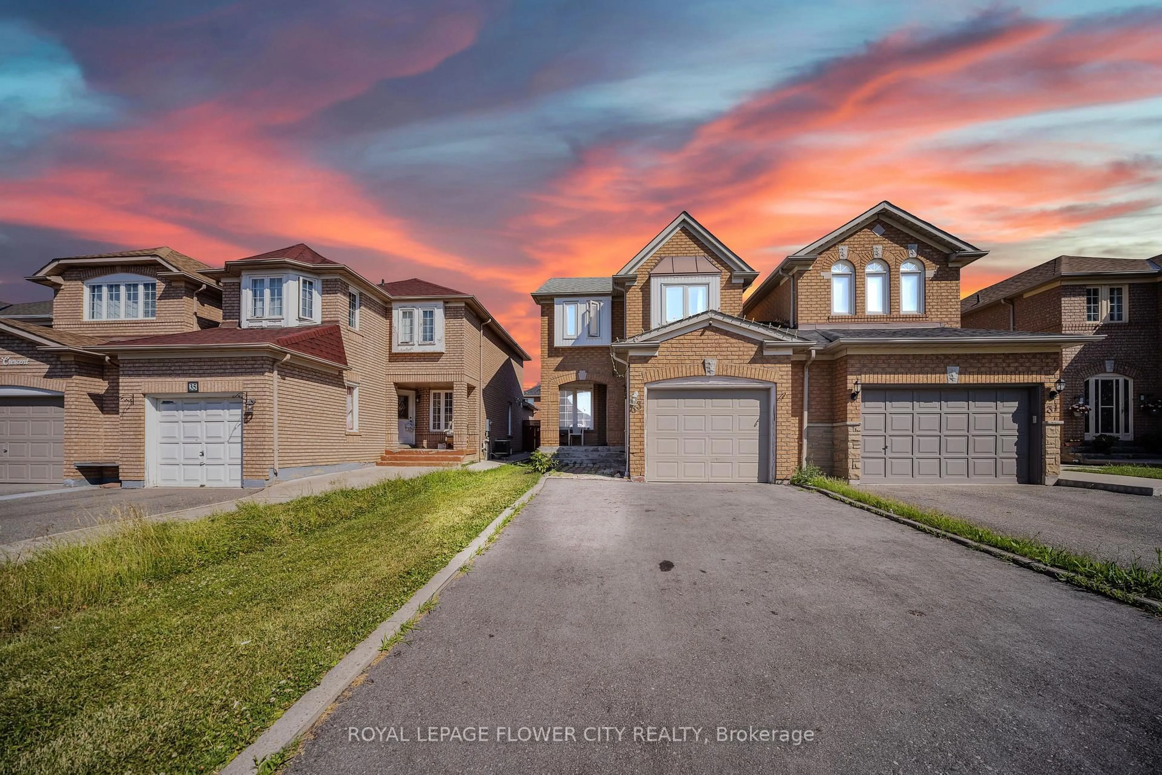 Home with brick exterior material, street for 33 Fiddleneck Cres, Brampton Ontario L6R 1R2