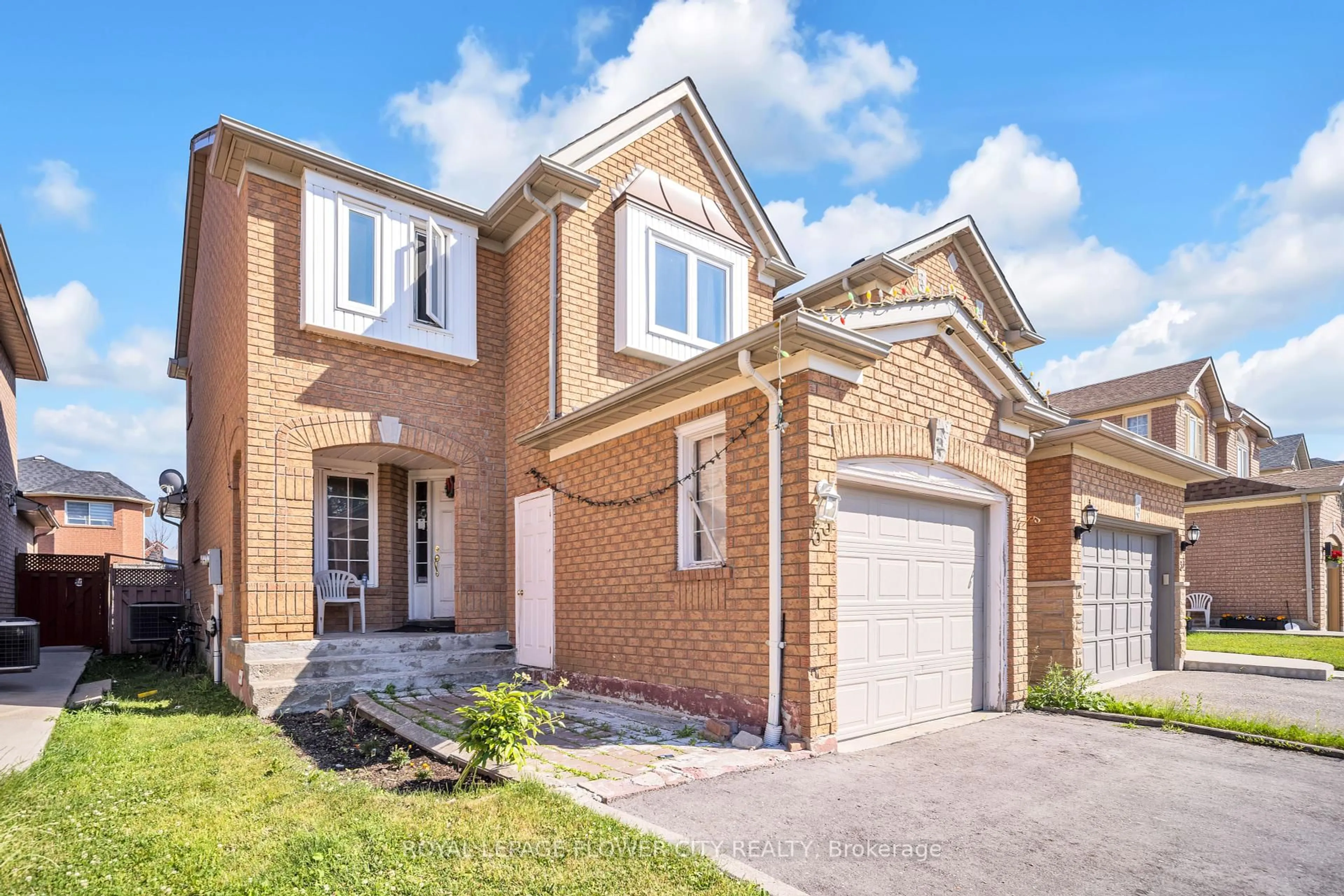 Home with brick exterior material, street for 33 Fiddleneck Cres, Brampton Ontario L6R 1R2