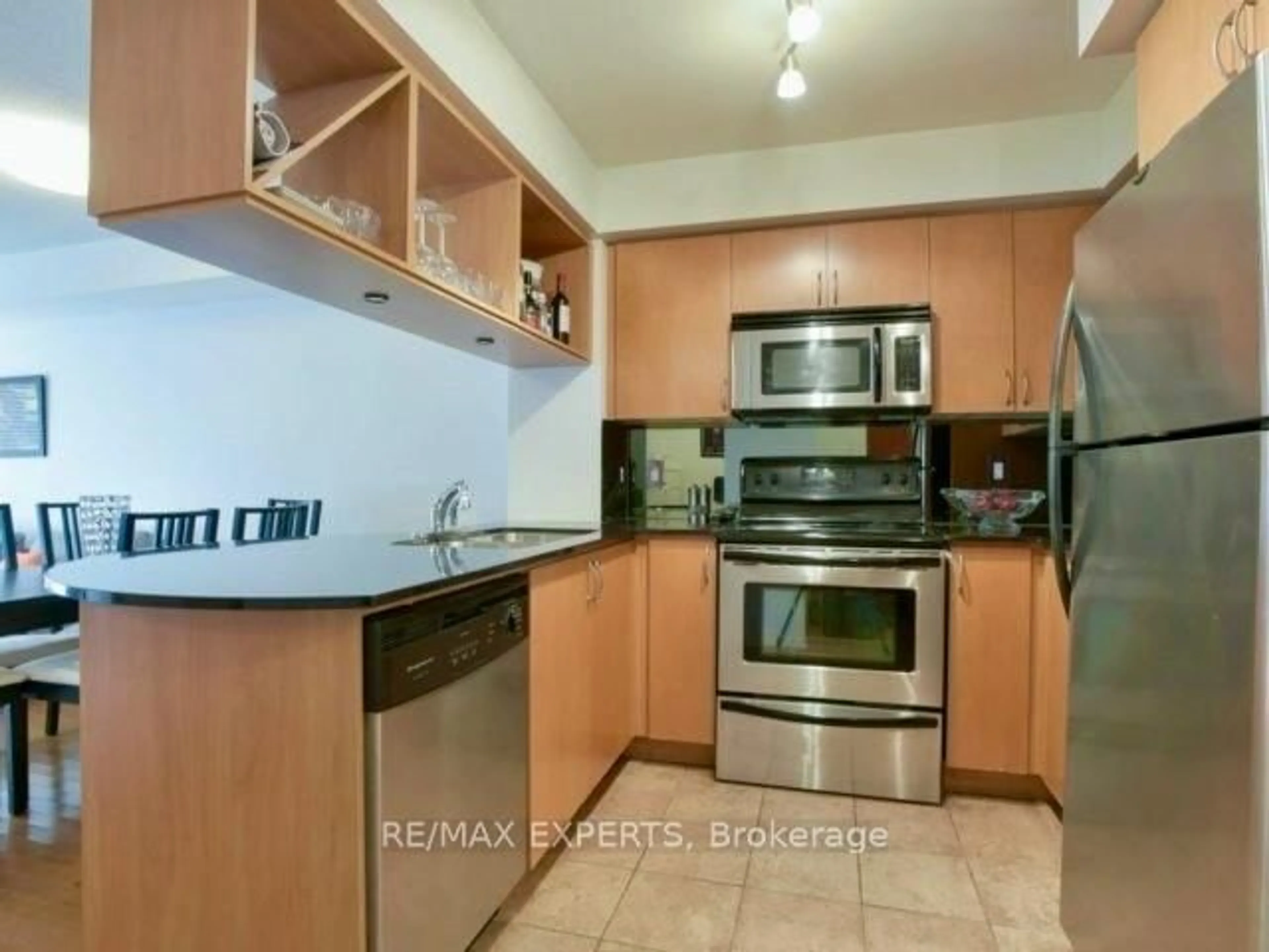 Standard kitchen, ceramic/tile floor for 4080 Living Arts Dr #1412, Mississauga Ontario L5B 4N3