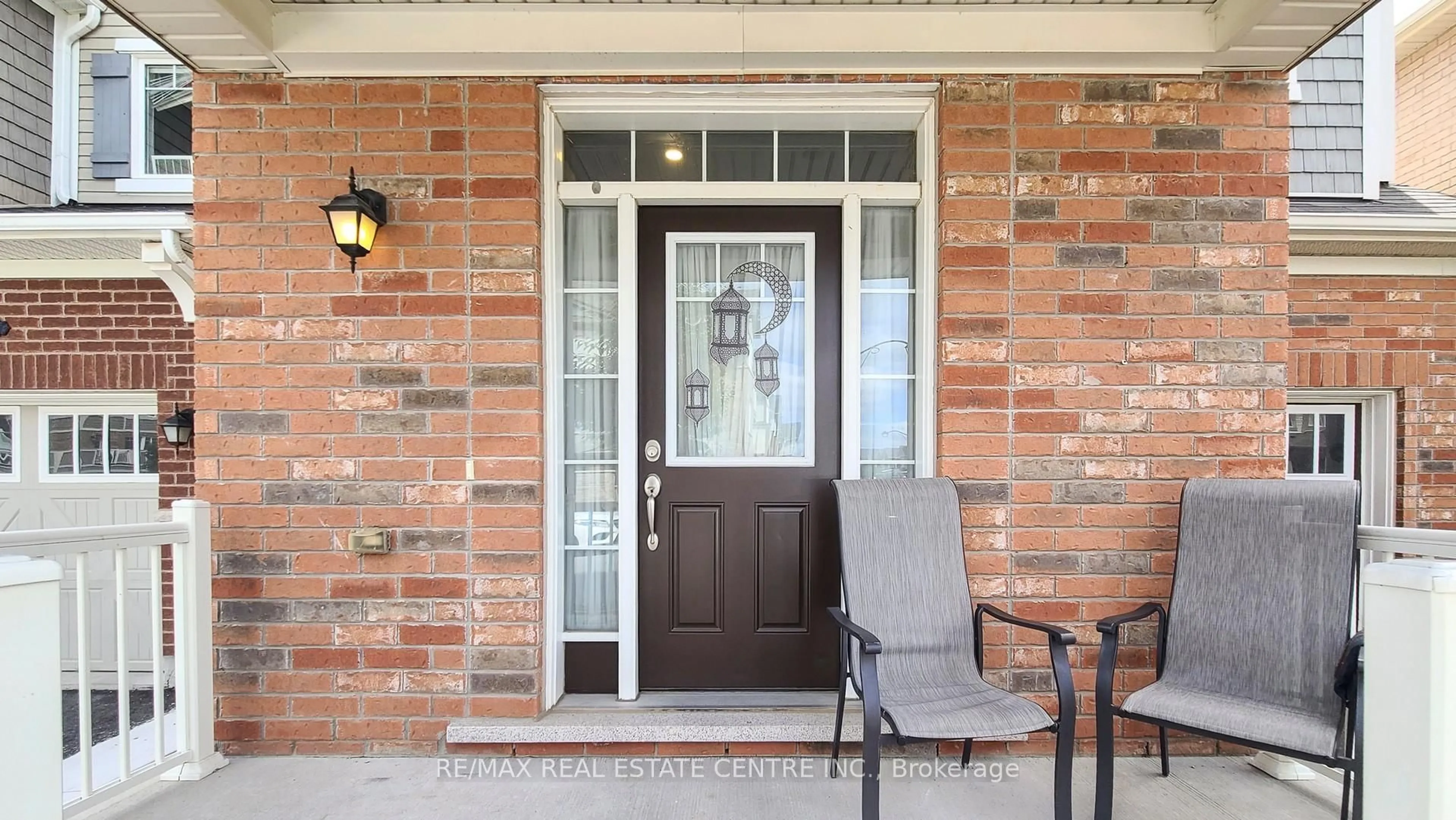 Indoor entryway for 1538 Clitherow St. St, Milton Ontario L9E 0B1