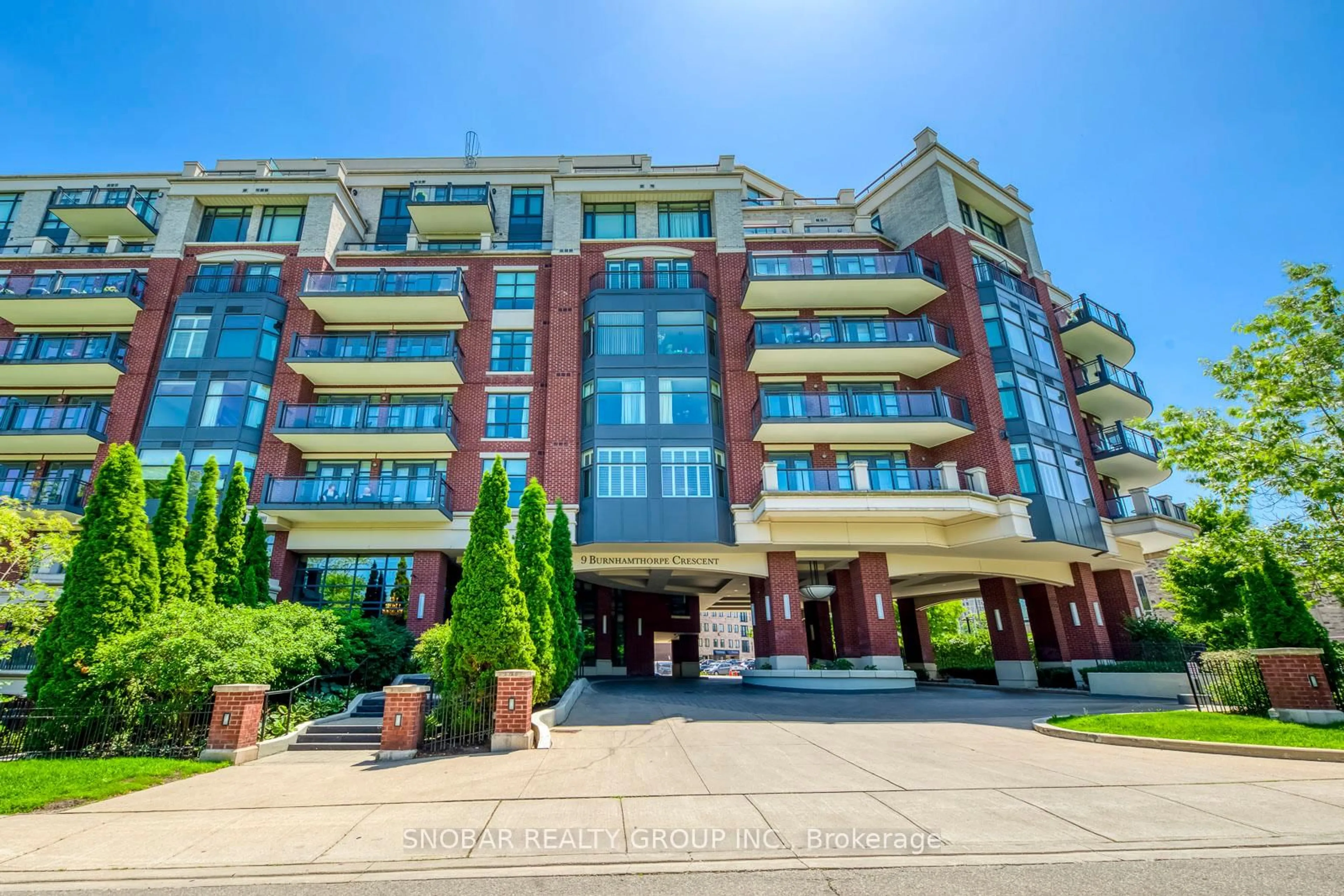 Indoor foyer for 9 Burnhamthorpe Cres #PH3, Toronto Ontario M9A 0A6