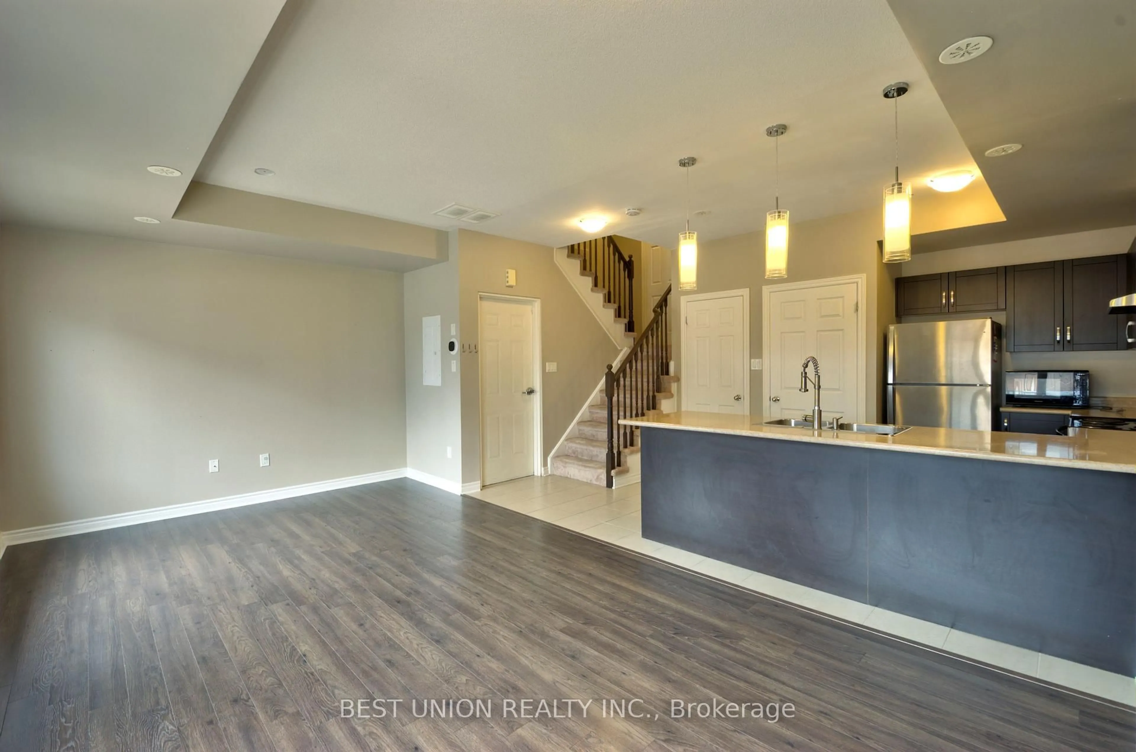 Open concept kitchen, unknown for 2420 Baronwood Dr #22-04, Oakville Ontario L6M 0X6
