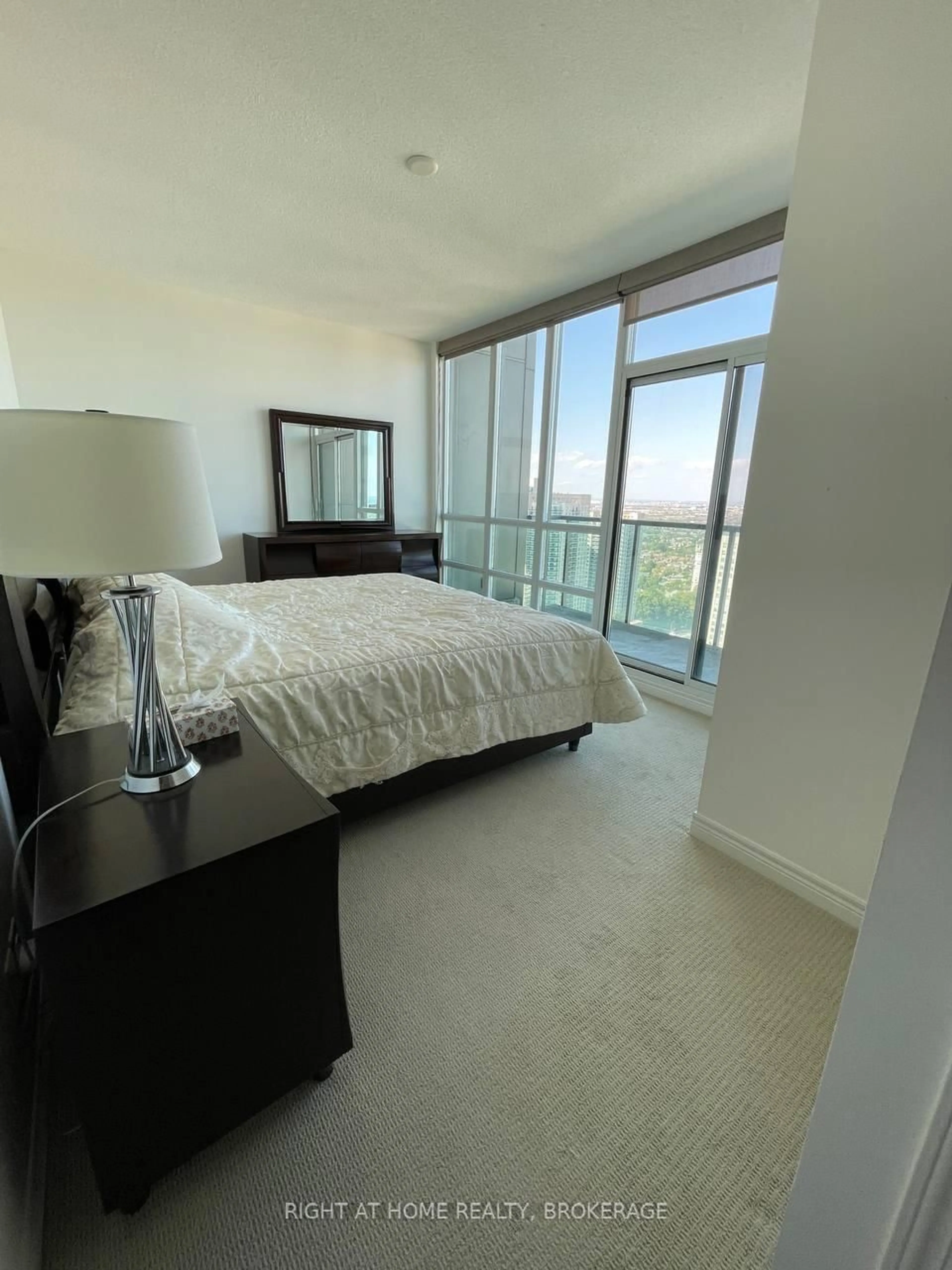 A pic of a room for 208 Enfield Pl #PH101, Mississauga Ontario L5B 0G8