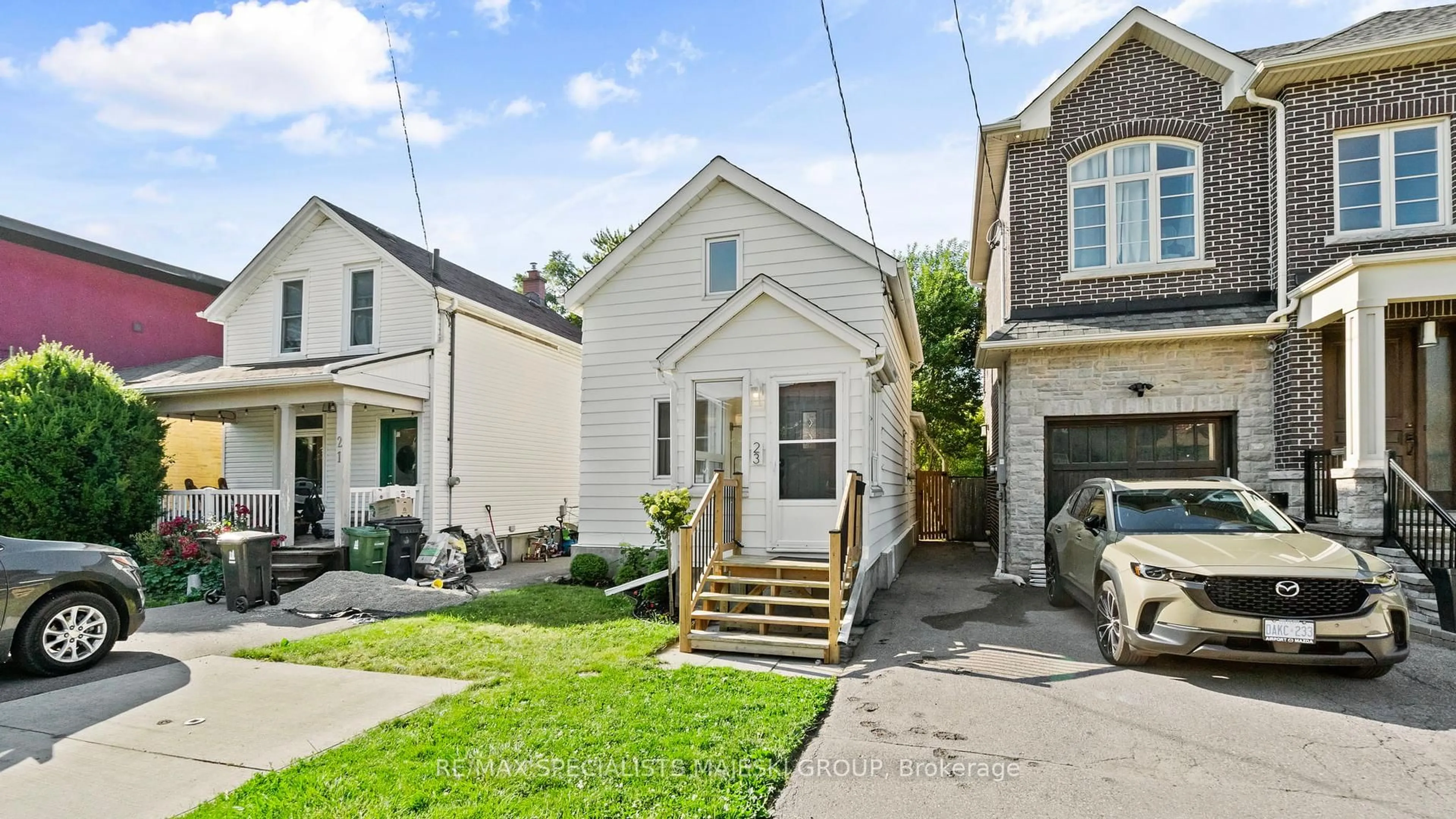 Unknown for 23 Vanevery St, Toronto Ontario M8V 1Y5